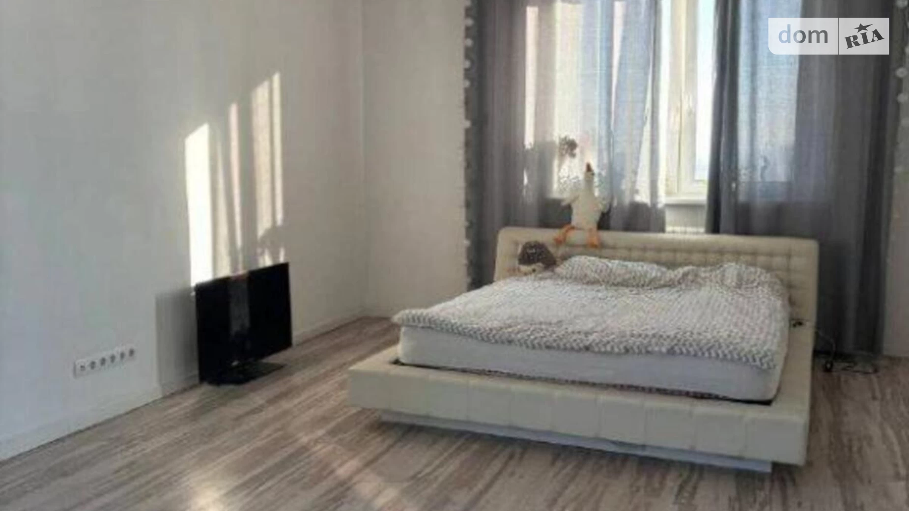 Продается 1-комнатная квартира 56 кв. м в Киеве, ул. Авиаконструктора Игоря Сикорского(Танковая), 1Б - фото 3