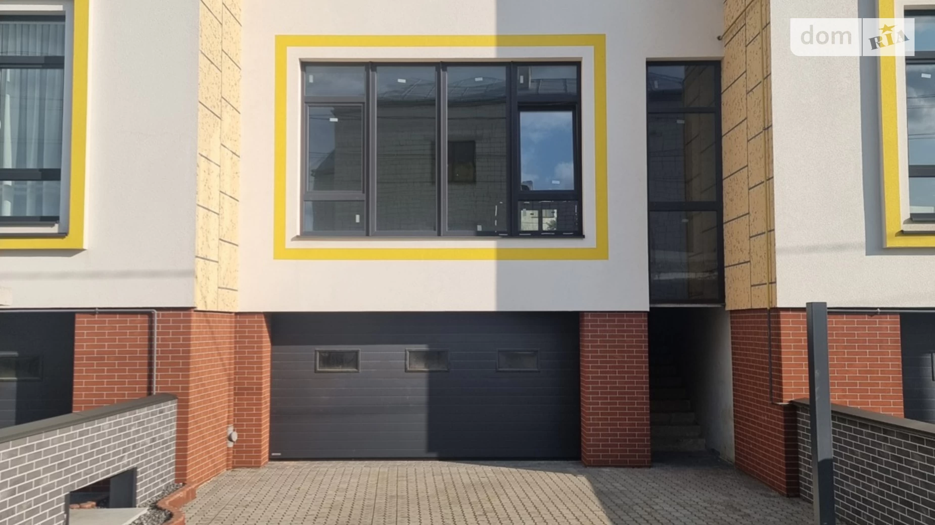 Продается дом на 2 этажа 238.8 кв. м с камином, цена: 149000 € - фото 2