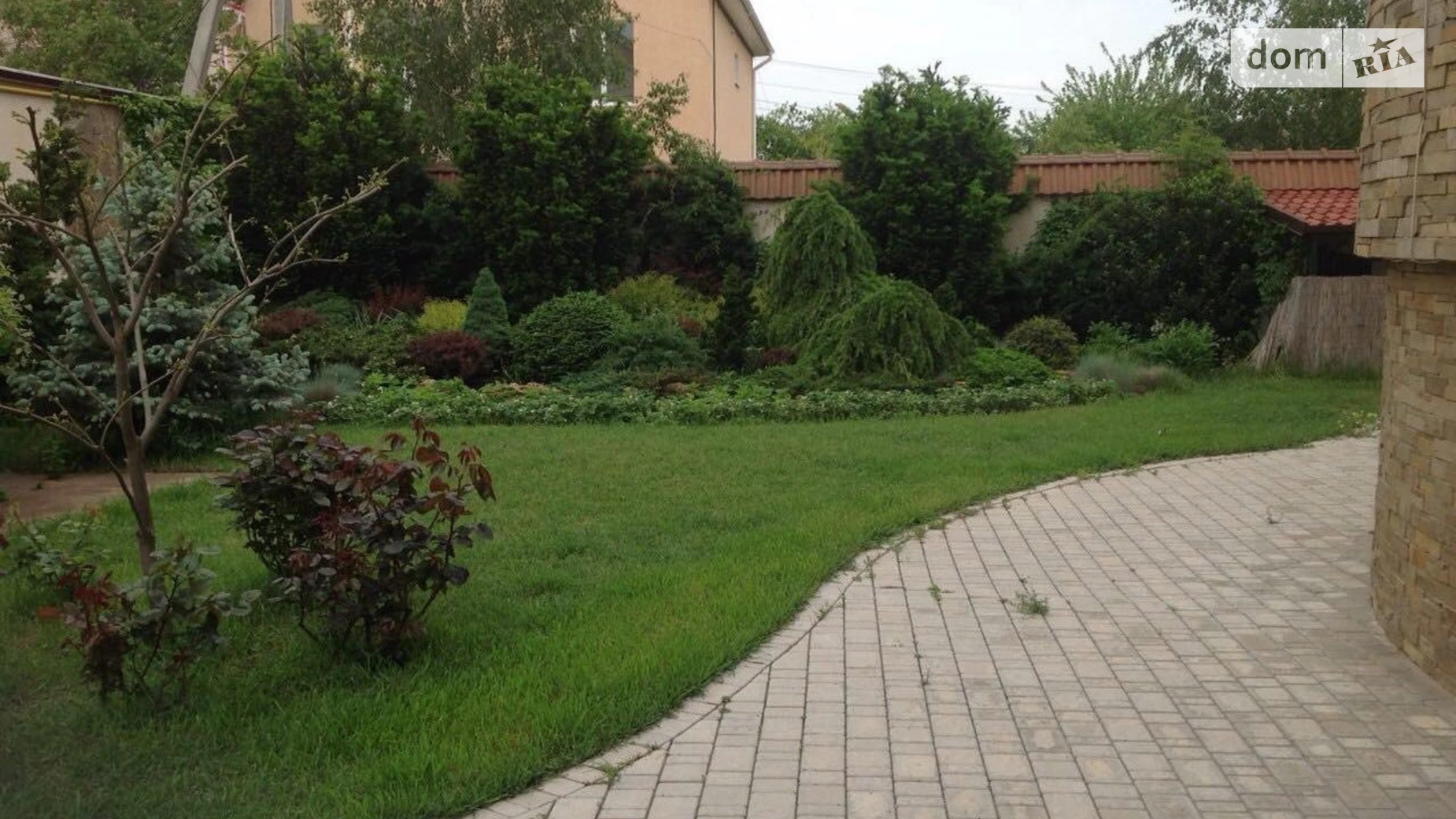 Продается дом на 2 этажа 706.5 кв. м с гаражом, цена: 750000 $ - фото 2