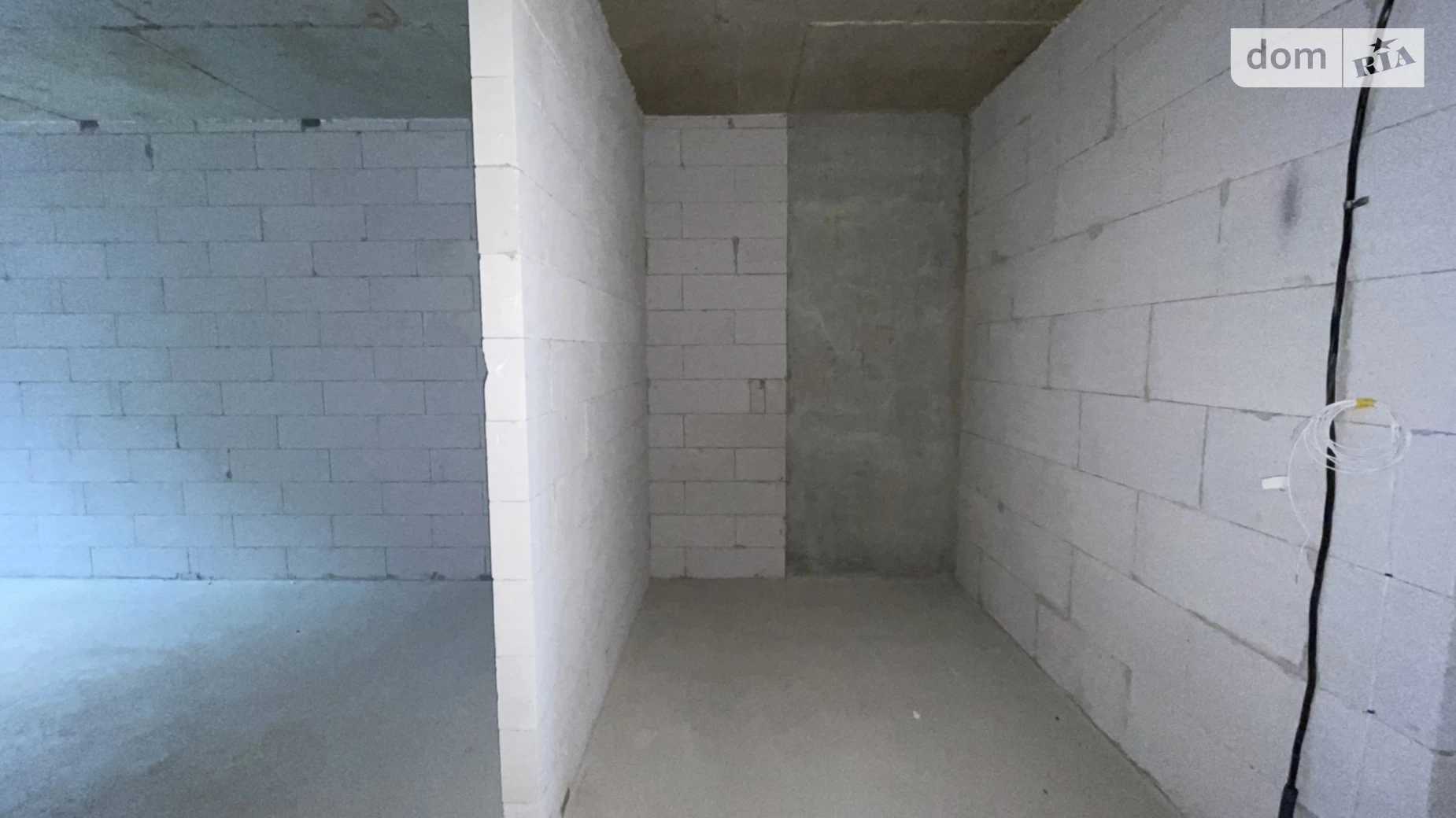 Продается 1-комнатная квартира 42 кв. м в, цена: 35500 $ - фото 2