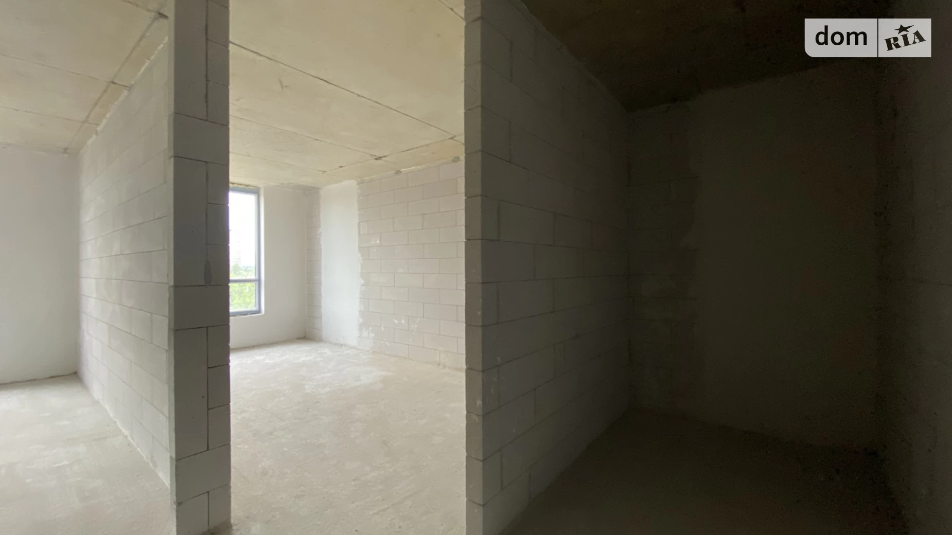 Продается 1-комнатная квартира 42 кв. м в Ивано-Франковске, ул. Химиков, 28 - фото 2