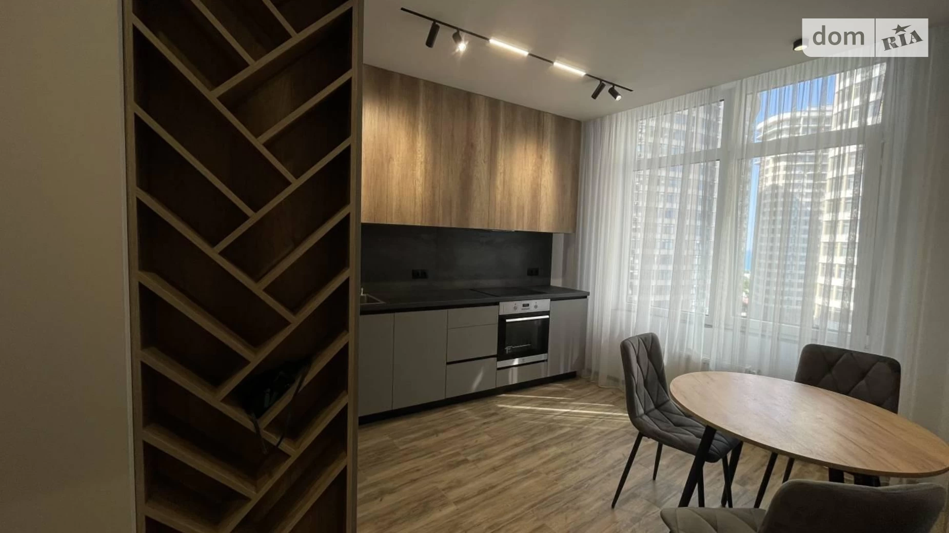 Продается 1-комнатная квартира 44 кв. м в Одессе, ул. Валерия Самофалова - фото 2