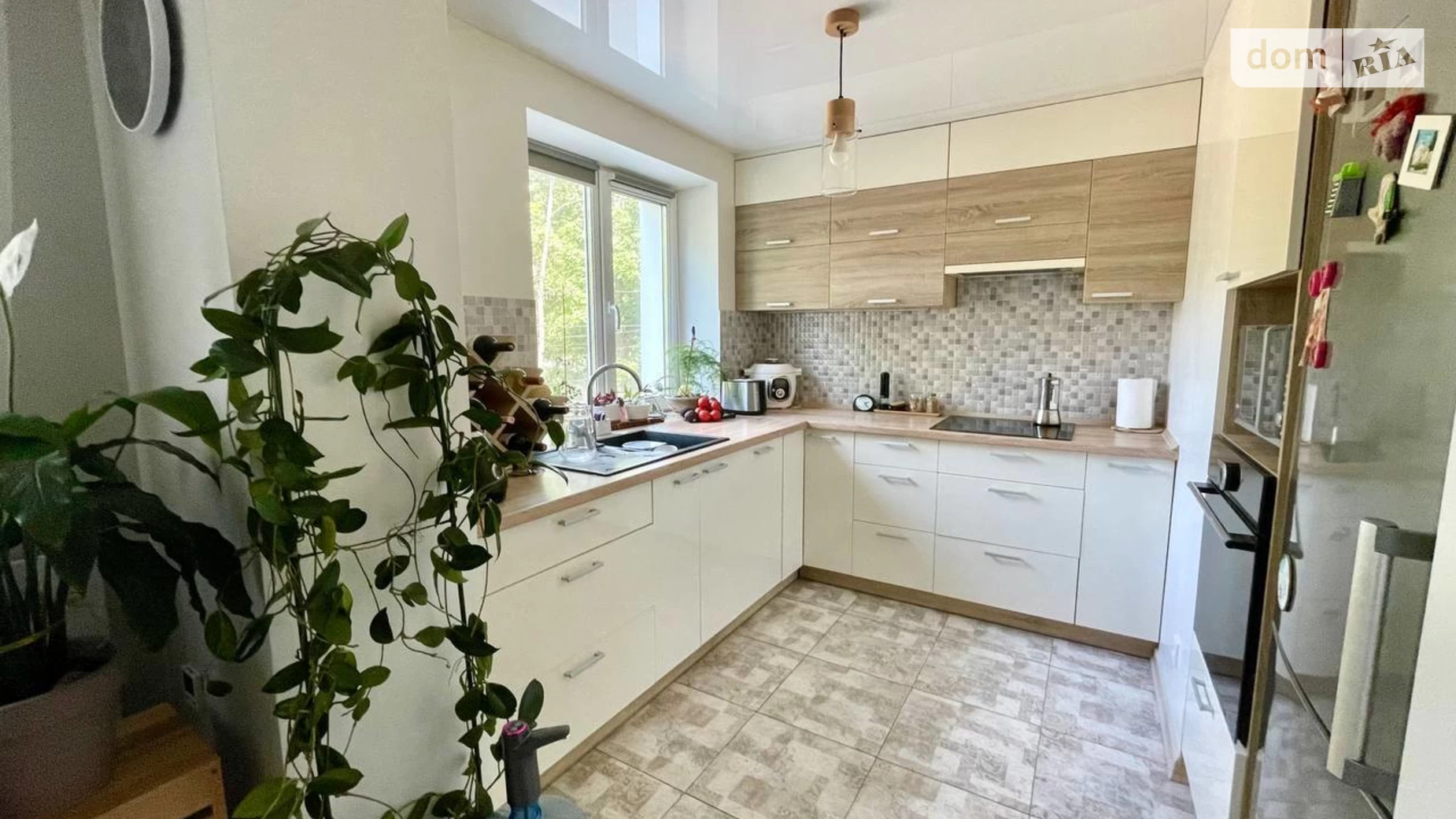 Продается 3-комнатная квартира 71 кв. м в Днепре, мас. Тополь-2, 22/5 - фото 2