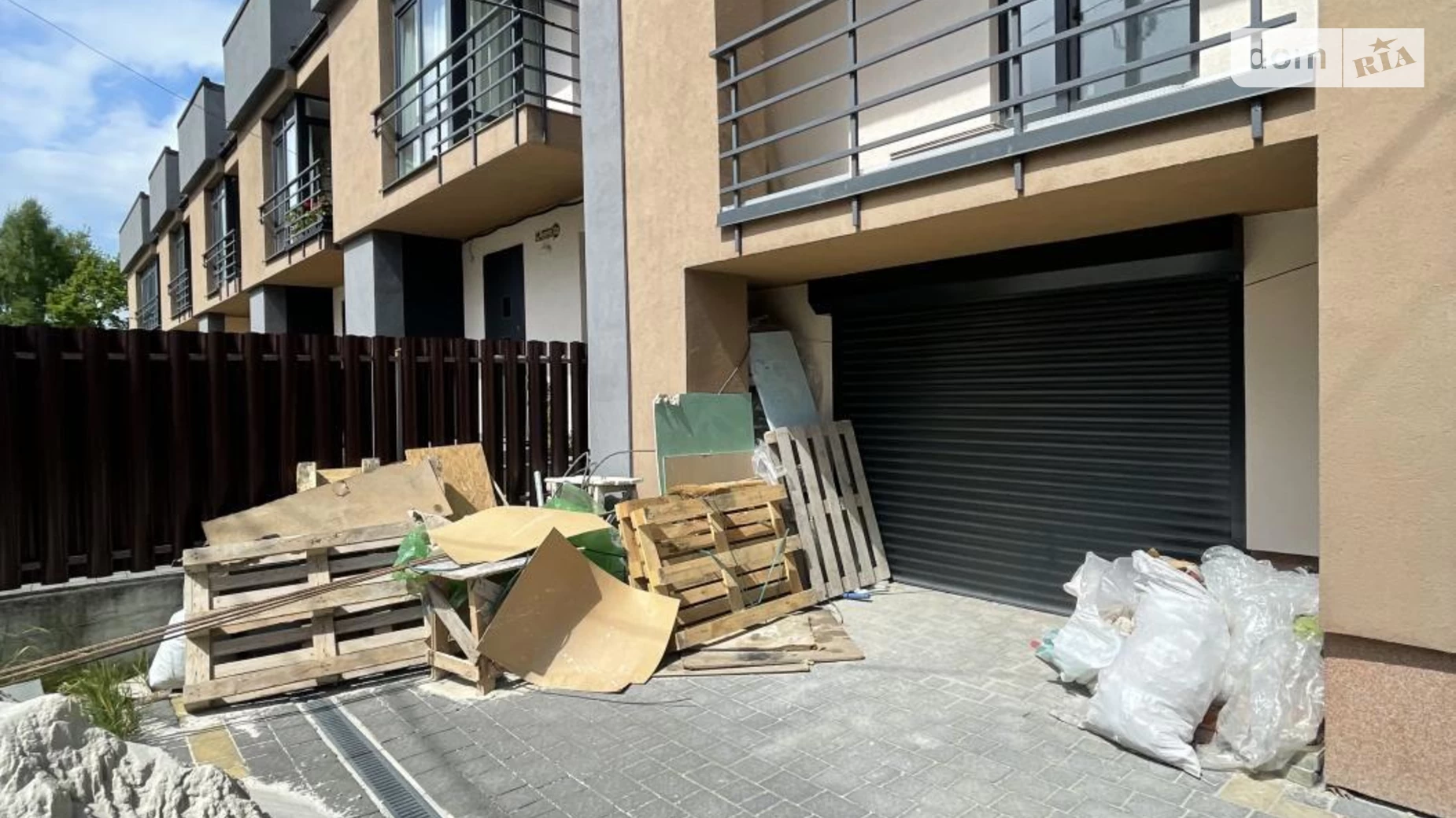 Продается дом на 2 этажа 292 кв. м с гаражом, цена: 337000 $ - фото 3