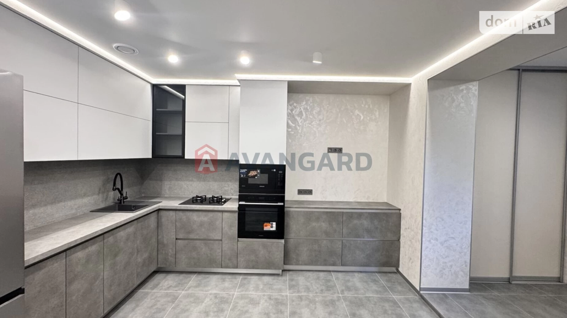 Продается 1-комнатная квартира 48 кв. м в Днепре, ул. Семейная, 4 - фото 2