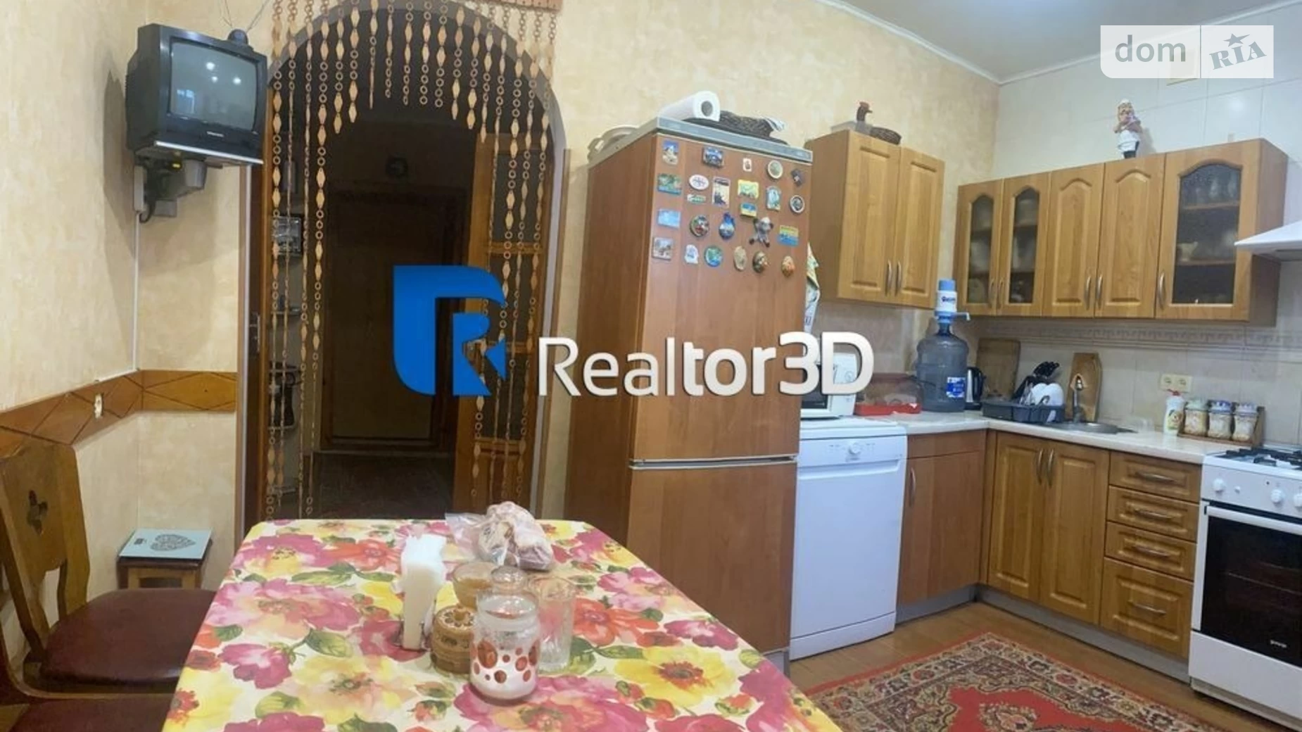 Продается дом на 2 этажа 176 кв. м с участком, цена: 100000 $ - фото 2