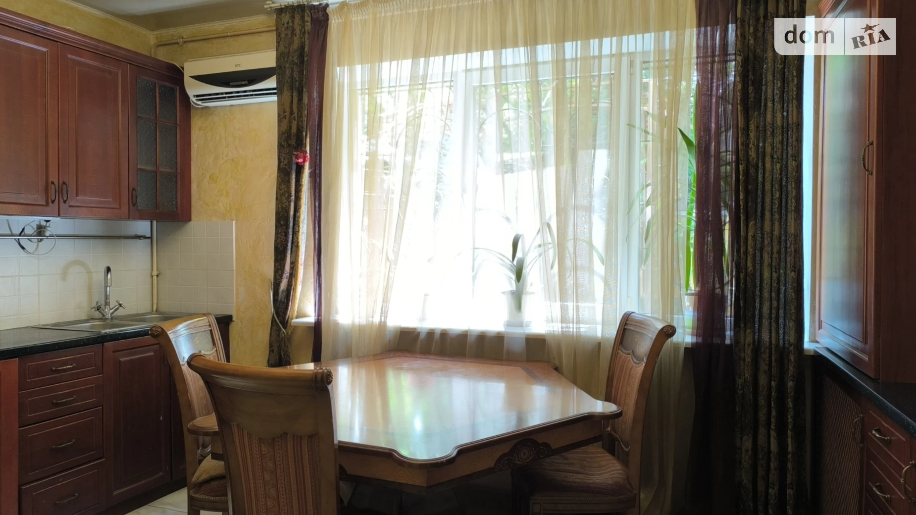 Продается дом на 3 этажа 245 кв. м с участком, цена: 265000 $ - фото 3