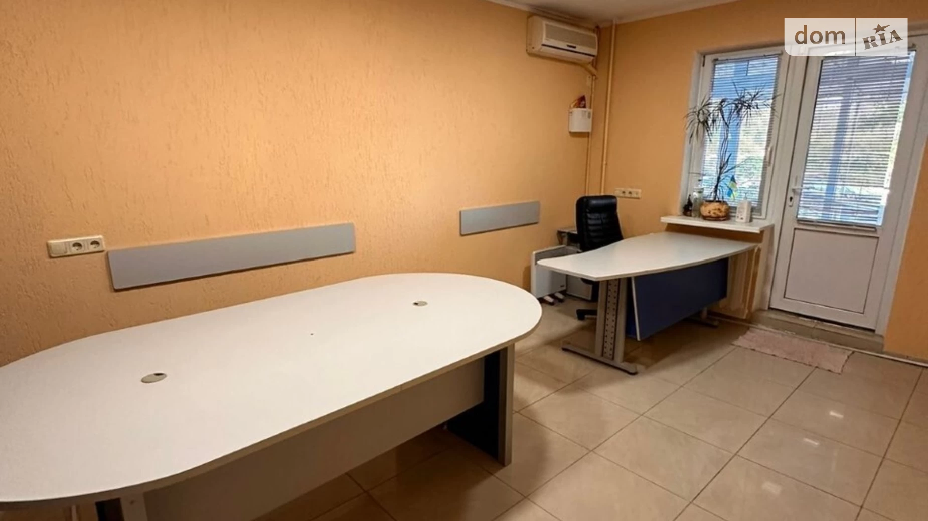 Продается офис 172 кв. м в бизнес-центре, цена: 169000 $ - фото 2