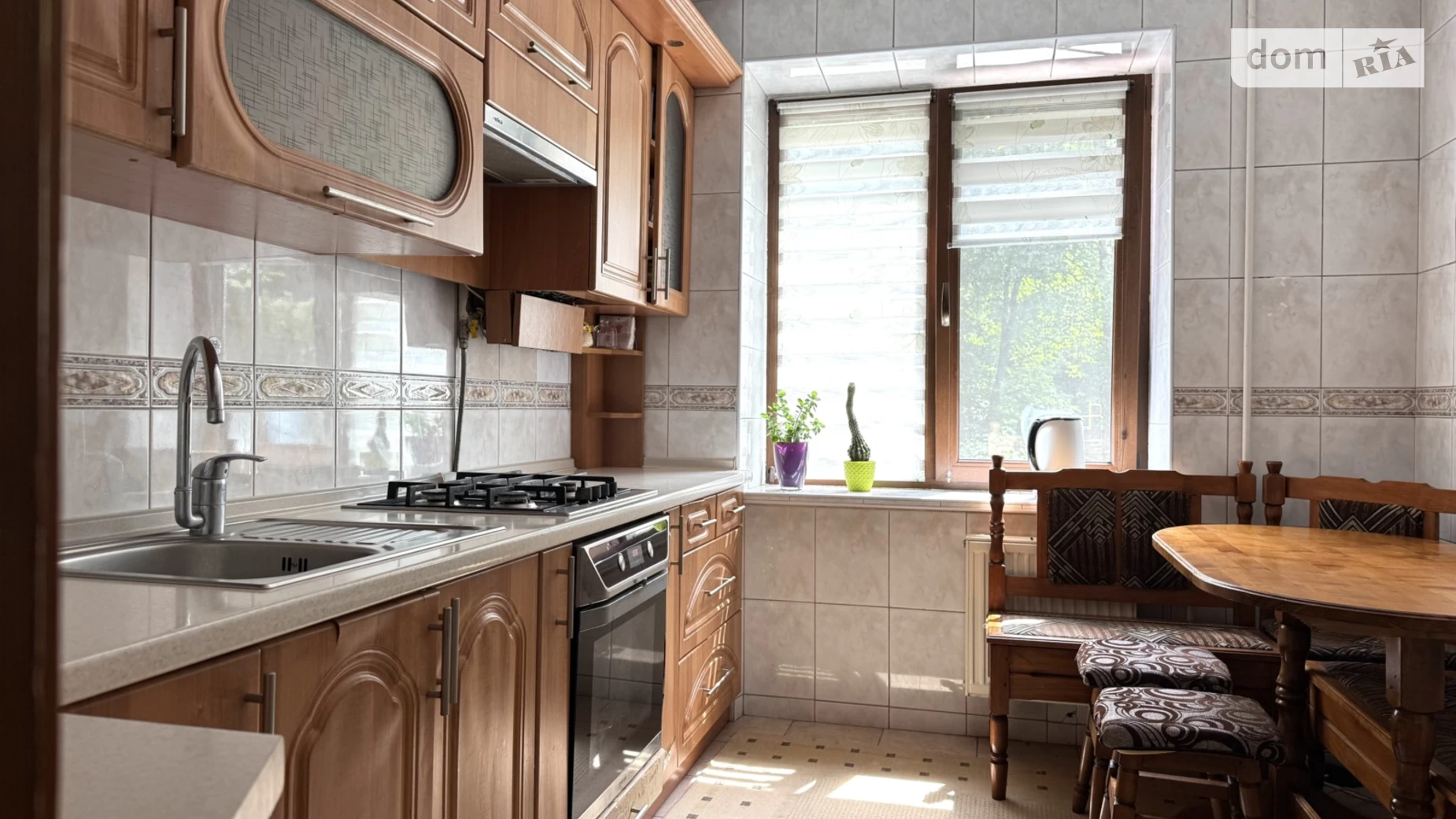 Продается 4-комнатная квартира 76.6 кв. м в Ровно, просп. Генерала Безручка, 14 - фото 2