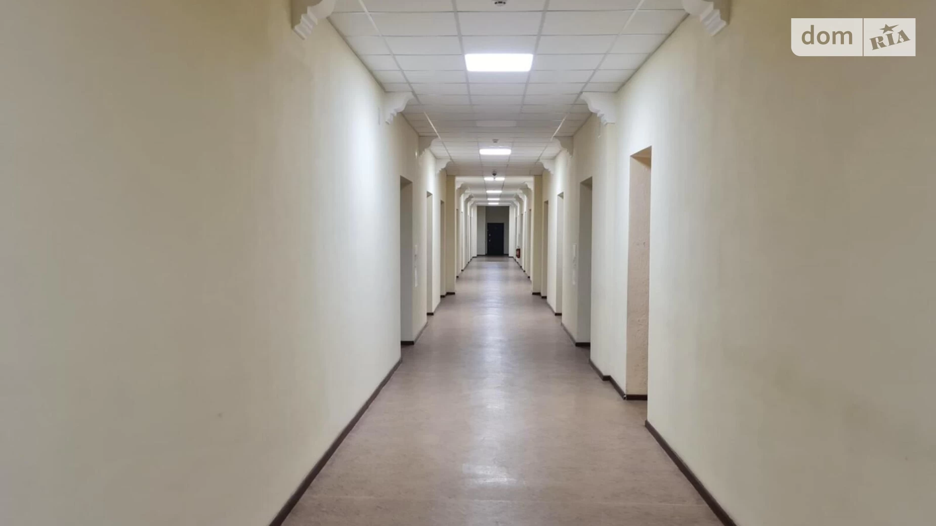 Сдается в аренду офис 21.8 кв. м в бизнес-центре, цена: 14606 грн - фото 3