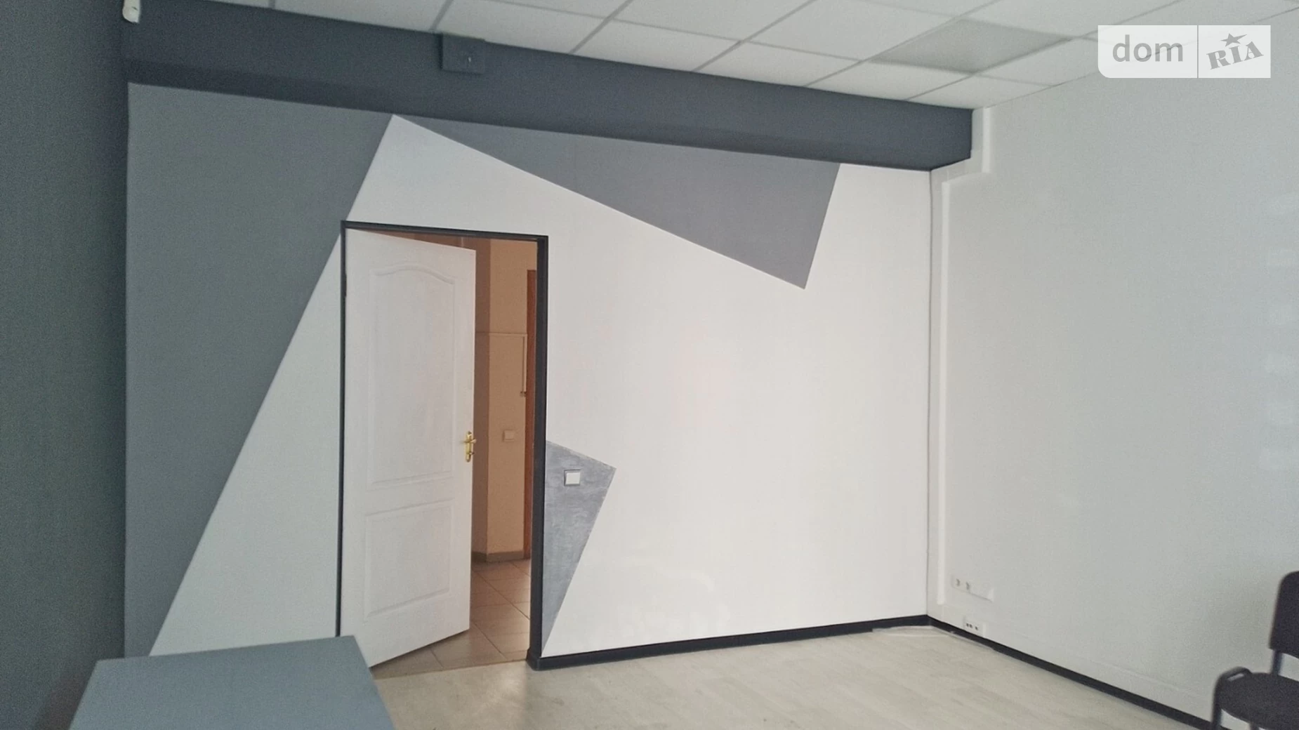 Сдается в аренду офис 27 кв. м в бизнес-центре, цена: 9660 грн - фото 4