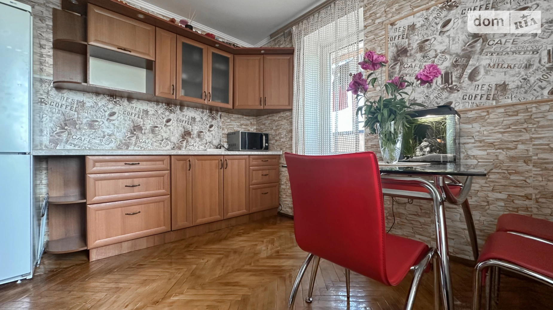 Продается 3-комнатная квартира 67 кв. м в Ровно, ул. Ленокомбинатовская, 1 - фото 3