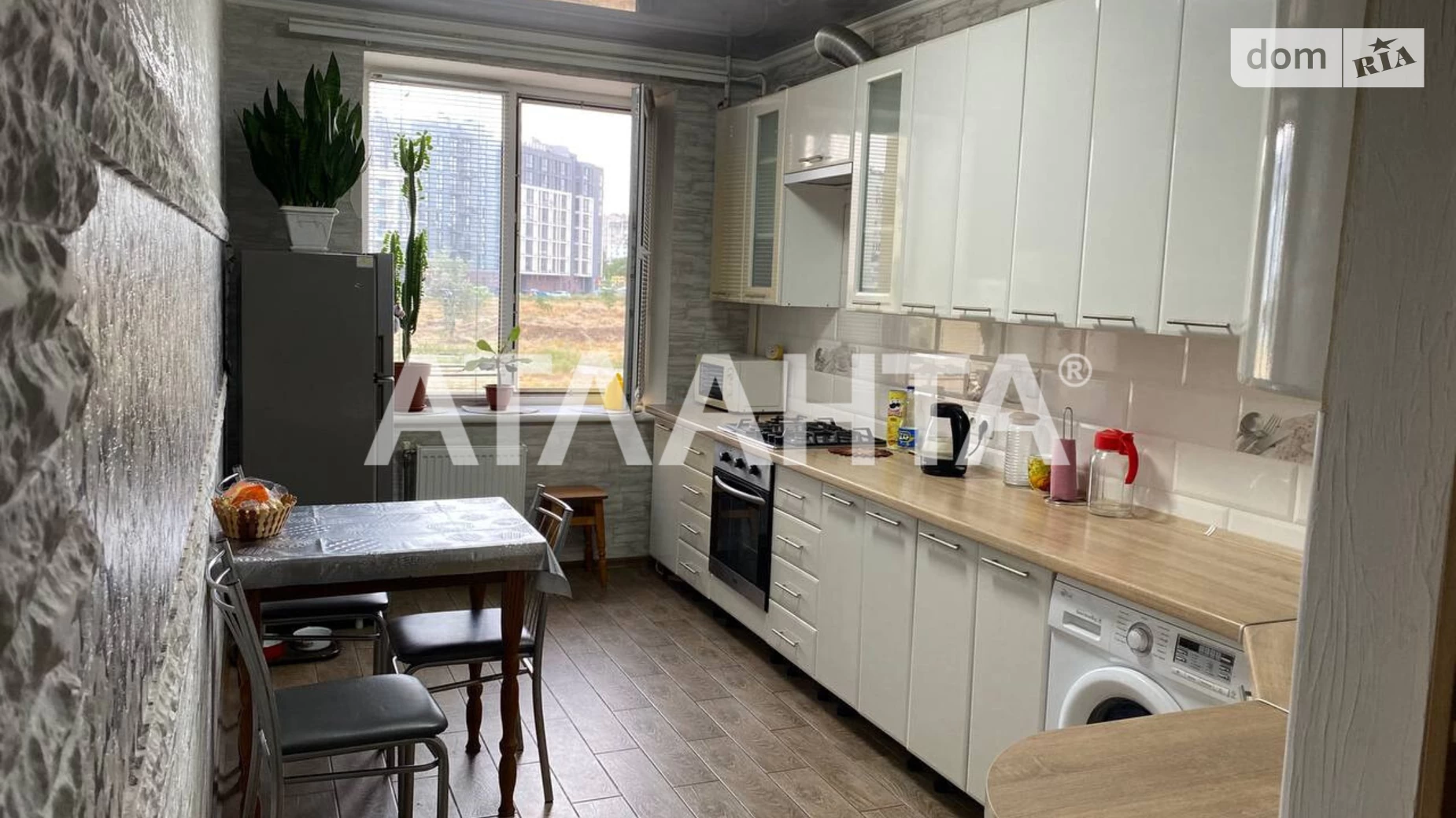 Продается 2-комнатная квартира 62 кв. м в Южному, ул. Приморская, 5 - фото 2