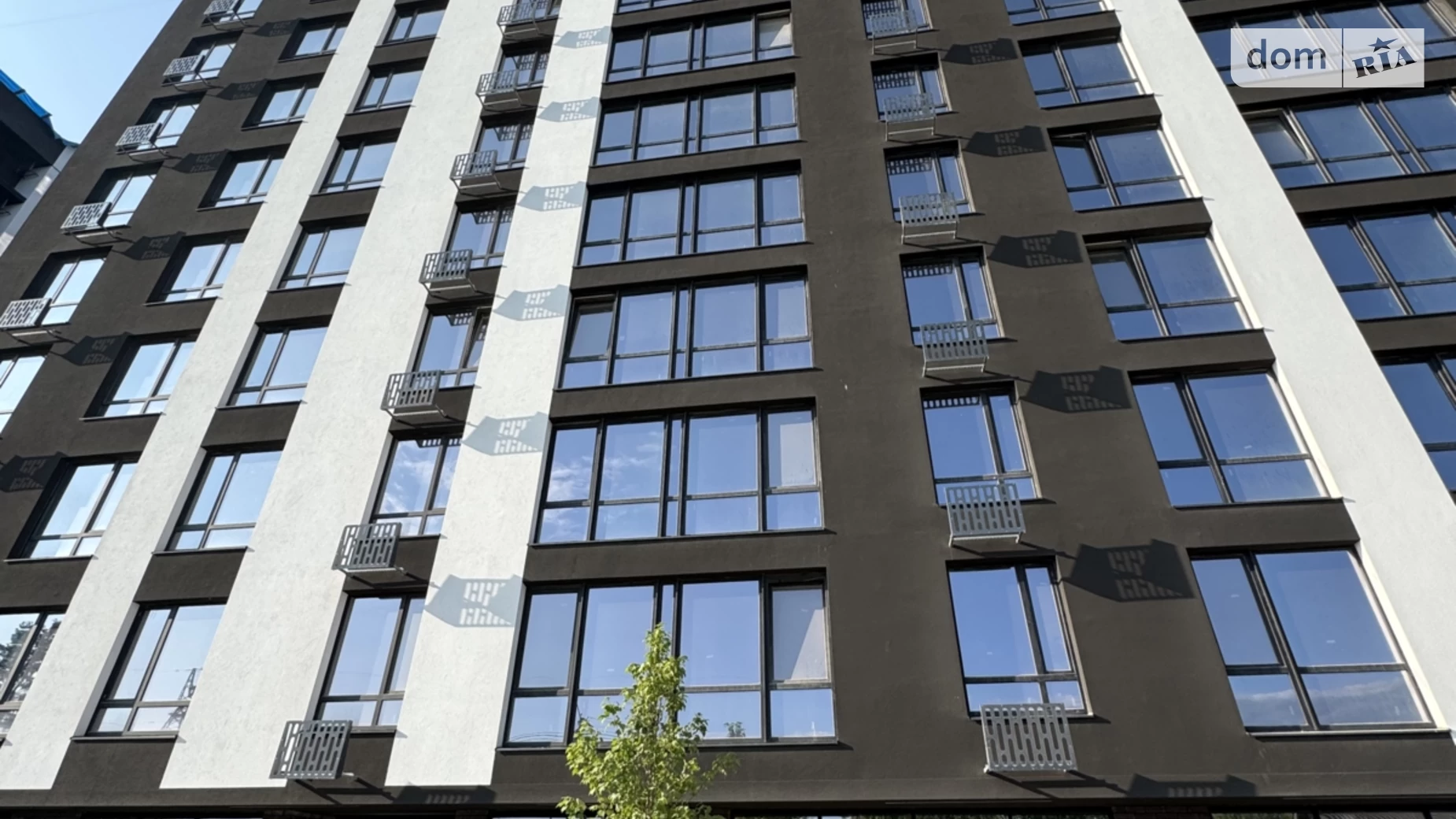 Продается 1-комнатная квартира 49 кв. м в Ивано-Франковске, ул. Левицкого Романа, 4 - фото 2