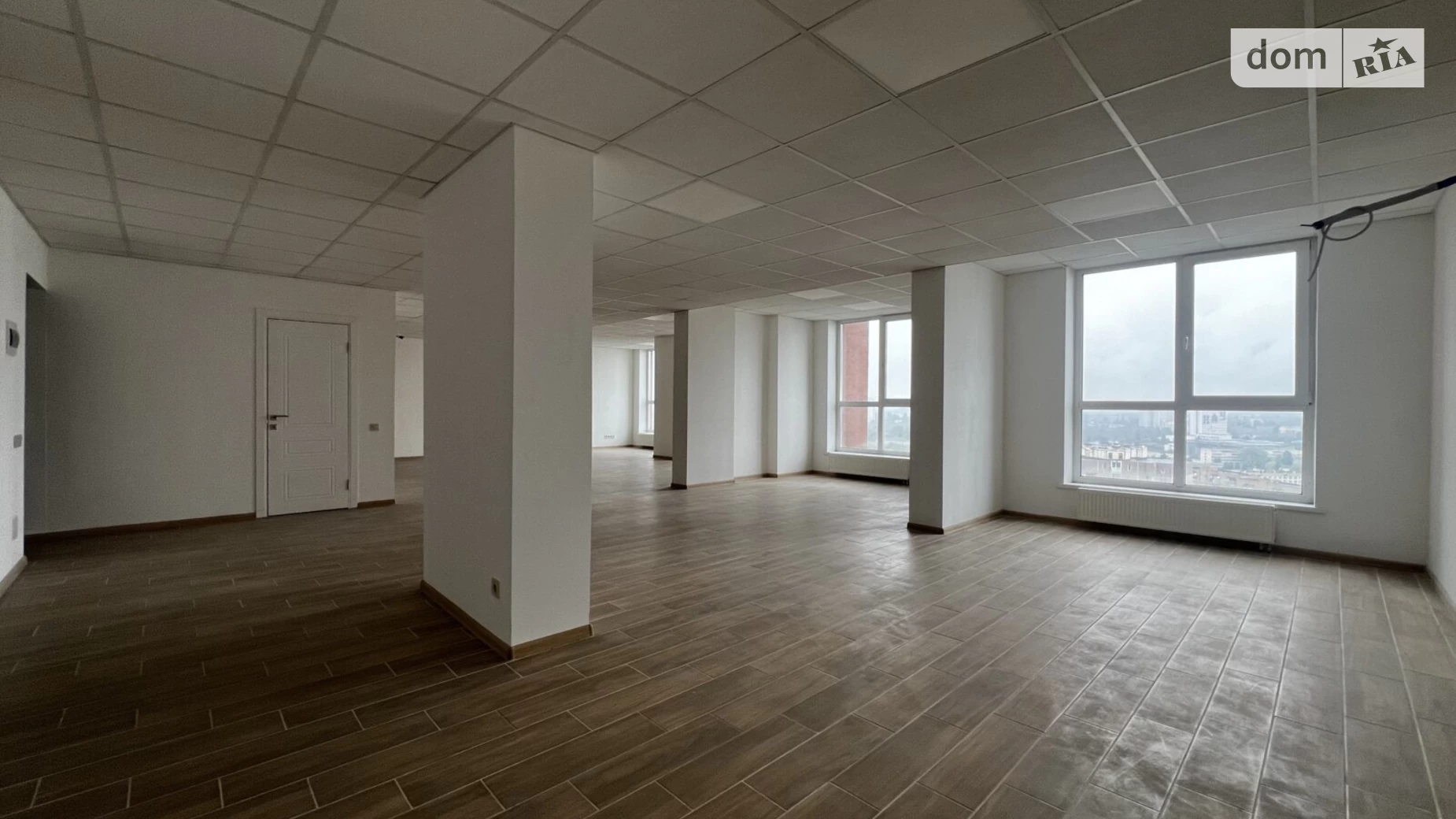 Сдается в аренду офис 115 кв. м в бизнес-центре, цена: 39000 грн - фото 2