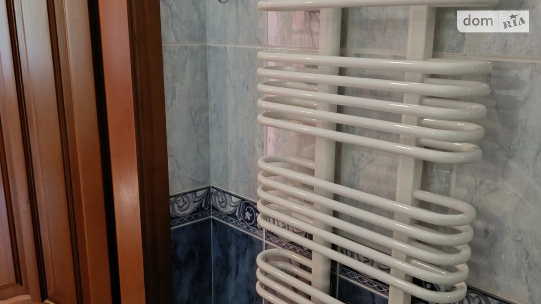 Сдается в аренду часть дома 270 кв. м с террасой, цена: 1000 $ - фото 5