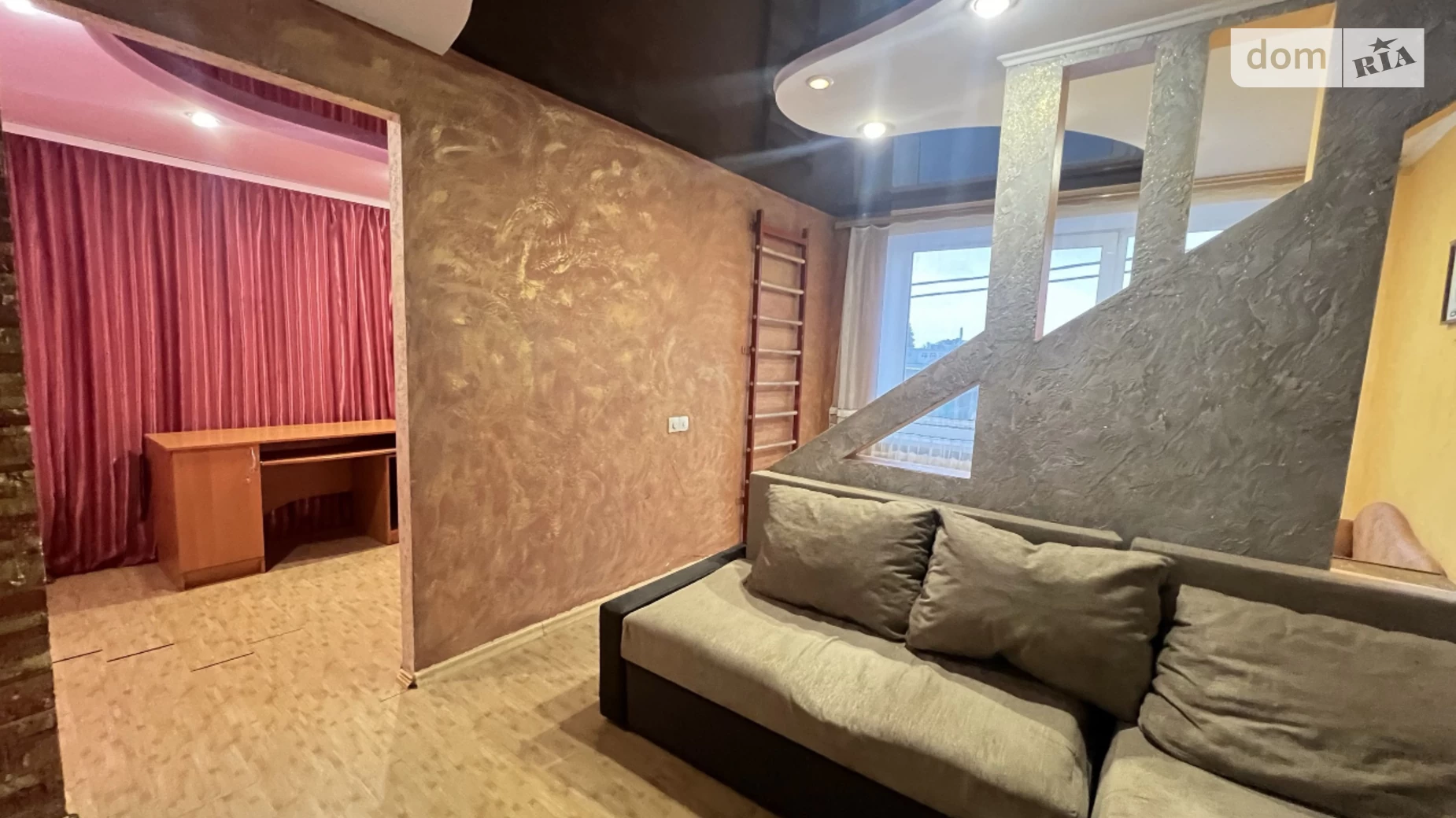 Продается 2-комнатная квартира 42 кв. м в Ровно, ул. Калнышевского - фото 2