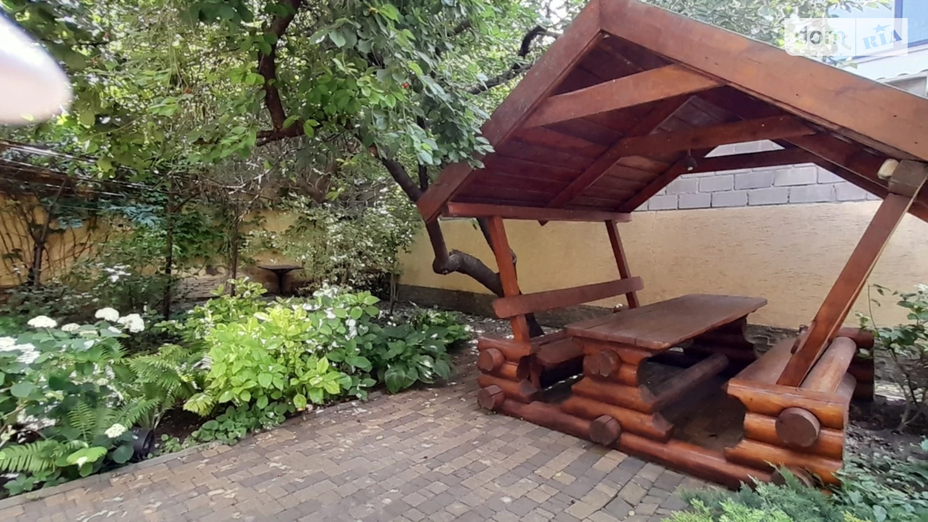 Продается дом на 3 этажа 248 кв. м с гаражом, цена: 255000 $ - фото 2