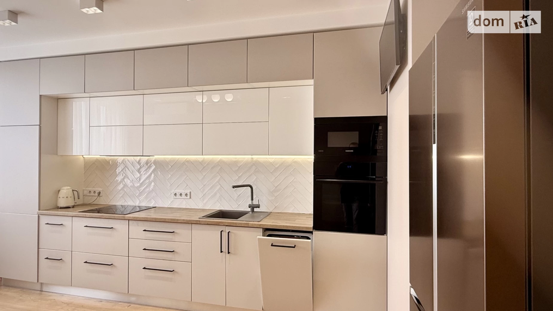 Продается 2-комнатная квартира 74 кв. м в Одессе, ул. Канатная, 122Б - фото 2
