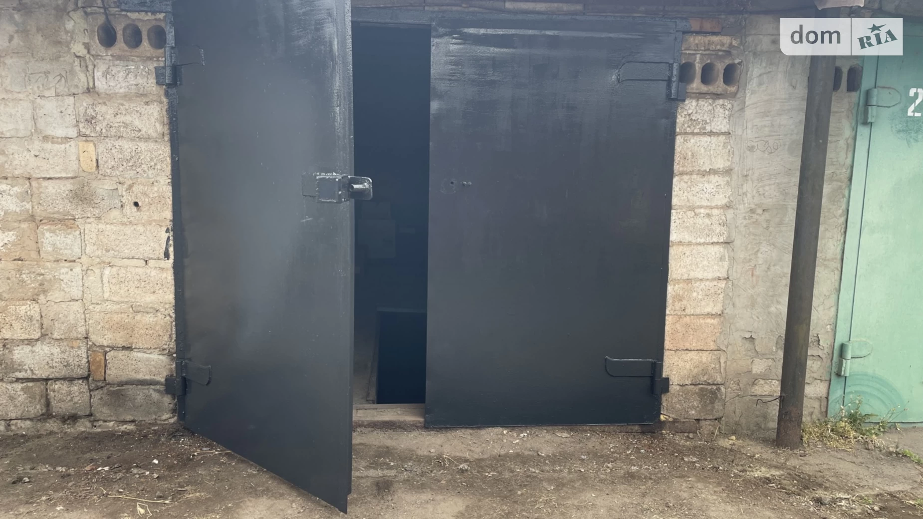 Продается место в гаражном кооперативе под легковое авто на 18 кв. м, цена: 2000 $ - фото 2