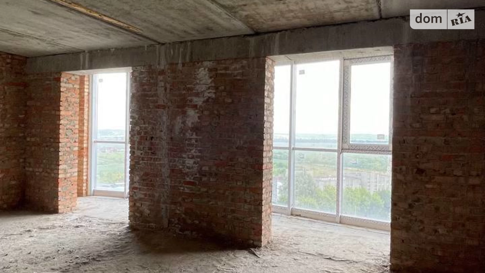Продается 2-комнатная квартира 71 кв. м в Ровно, ул. Соборная - фото 3