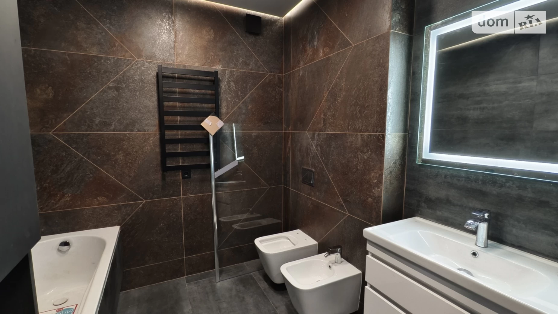 Продається 2-кімнатна квартира 64 кв. м у Липинах, цена: 84000 $ - фото 2
