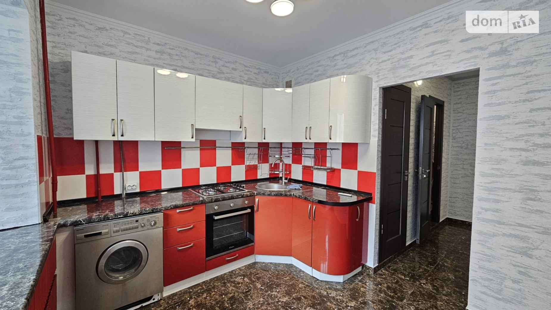 Продается 2-комнатная квартира 55 кв. м в Ивано-Франковске, ул. Миколайчука Ивана, 6 - фото 2