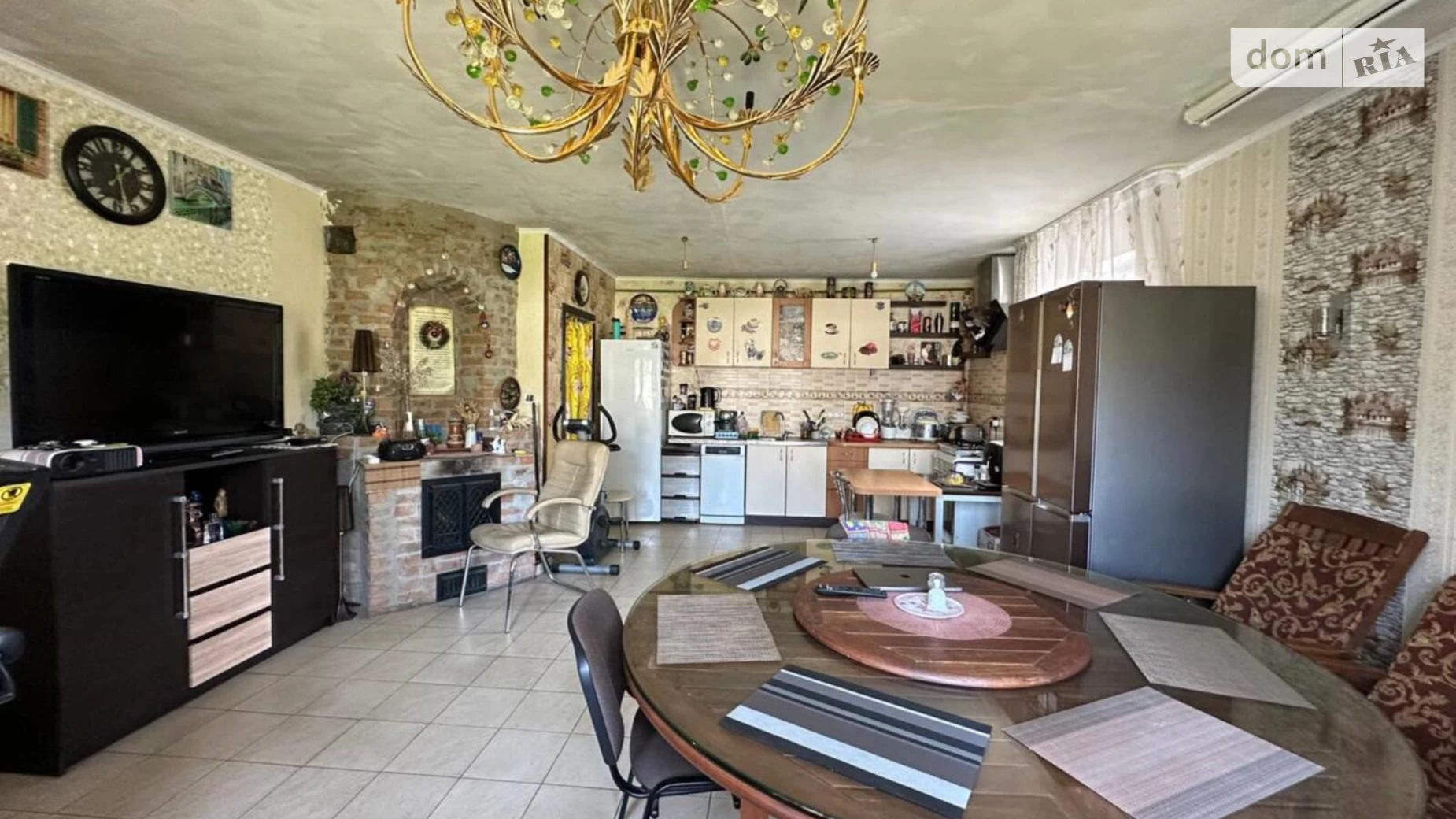 Продается дом на 3 этажа 270 кв. м с подвалом, цена: 135000 $ - фото 2
