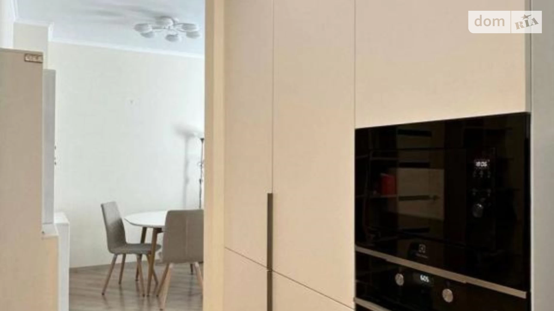 Продается 1-комнатная квартира 71 кв. м в Киеве, пер. Лабораторный, 7 - фото 2