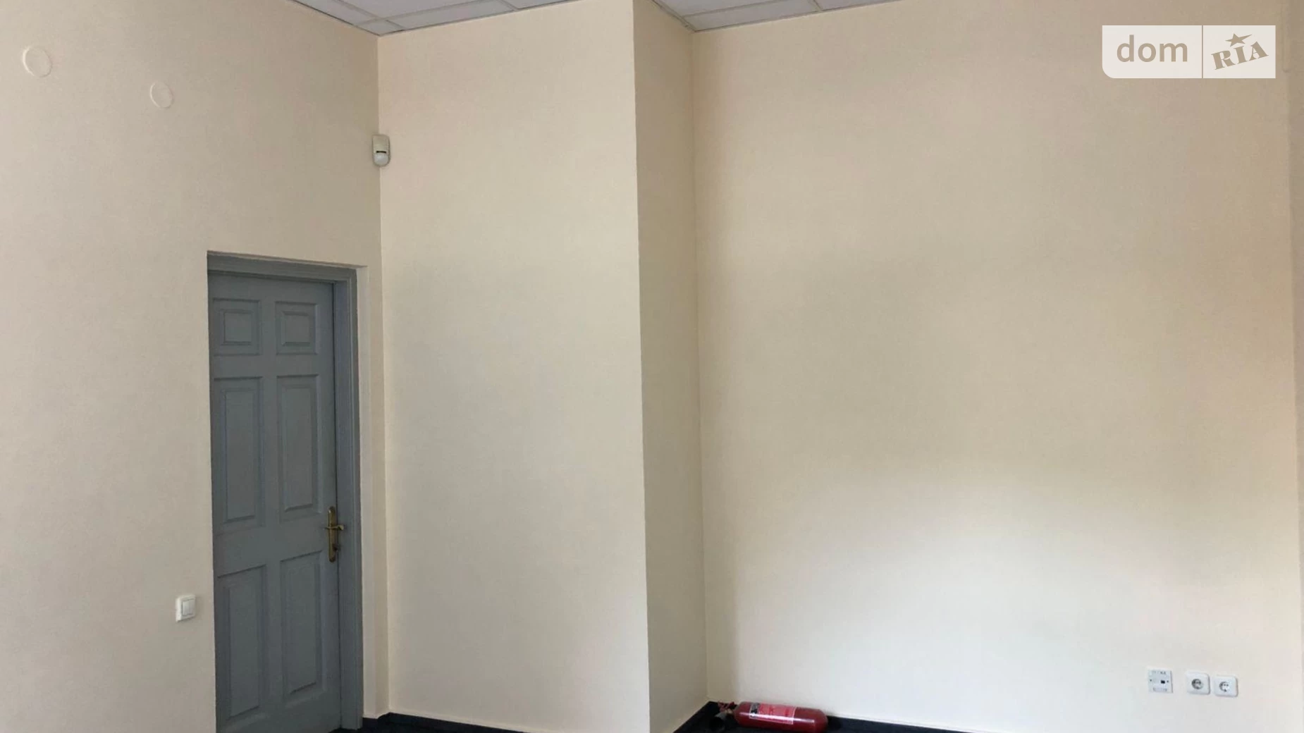 Сдается в аренду офис 210 кв. м в бизнес-центре, цена: 2520 $ - фото 4