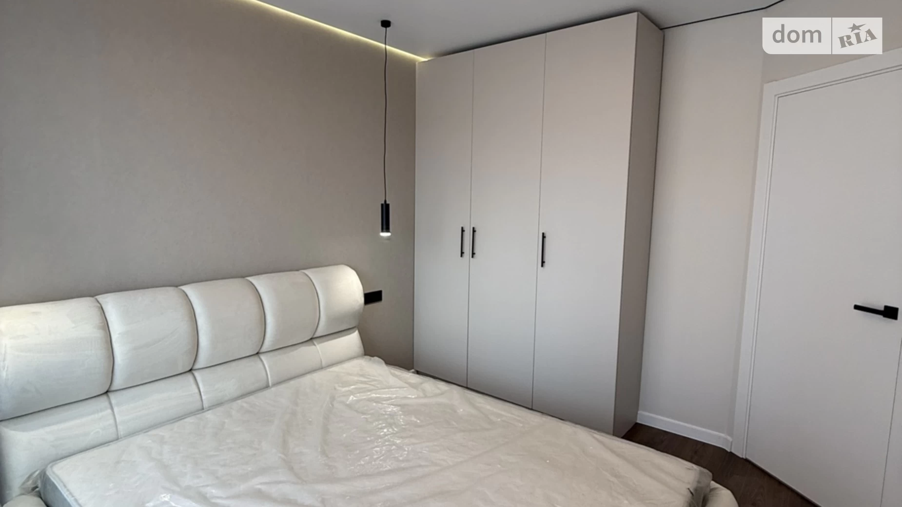 Продается 1-комнатная квартира 36.7 кв. м в Ивано-Франковске, цена: 72800 $ - фото 2