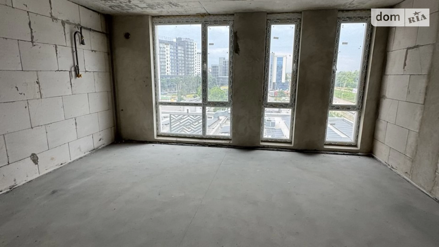 Продается 1-комнатная квартира 55 кв. м в Ивано-Франковске, ул. Надречная - фото 2