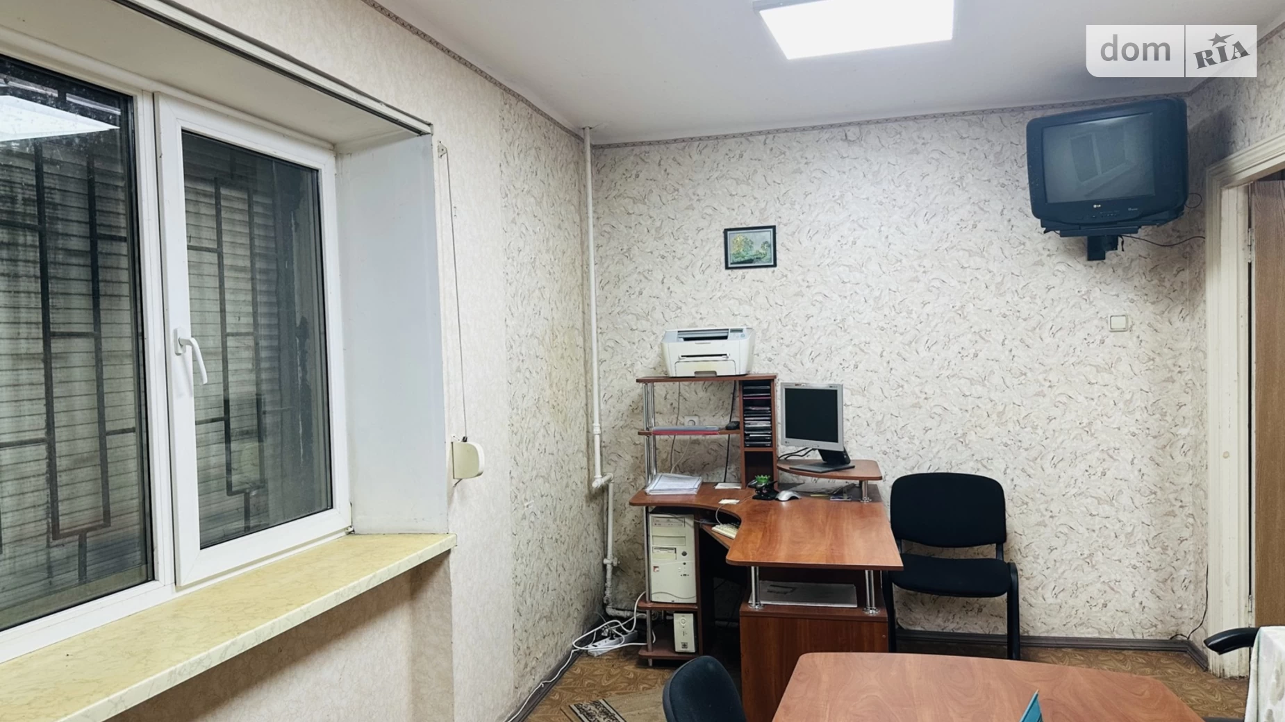 Продается офис 44.5 кв. м в бизнес-центре, цена: 35000 $ - фото 2