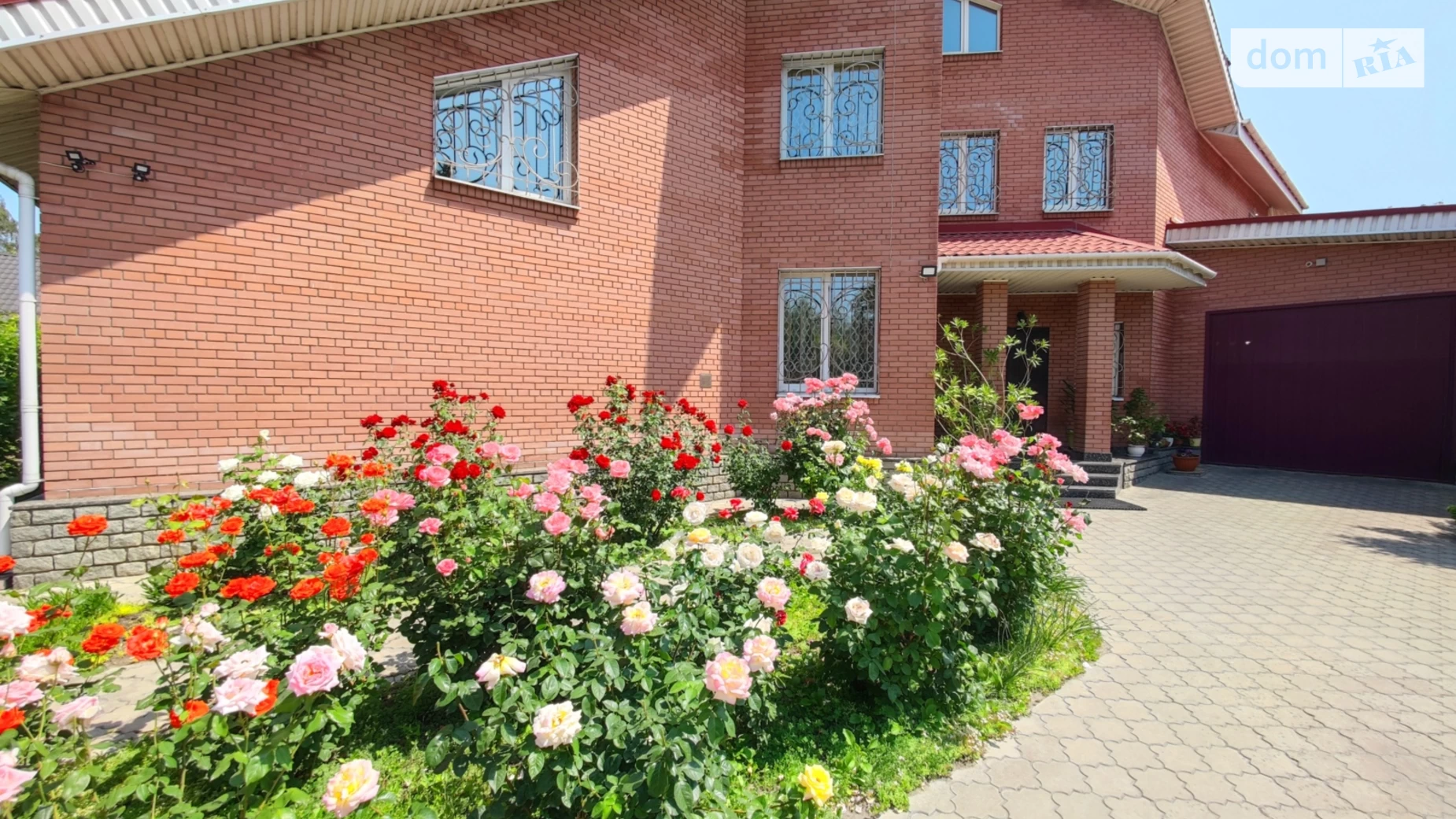 Продается дом на 2 этажа 496 кв. м с камином, цена: 270000 $ - фото 2