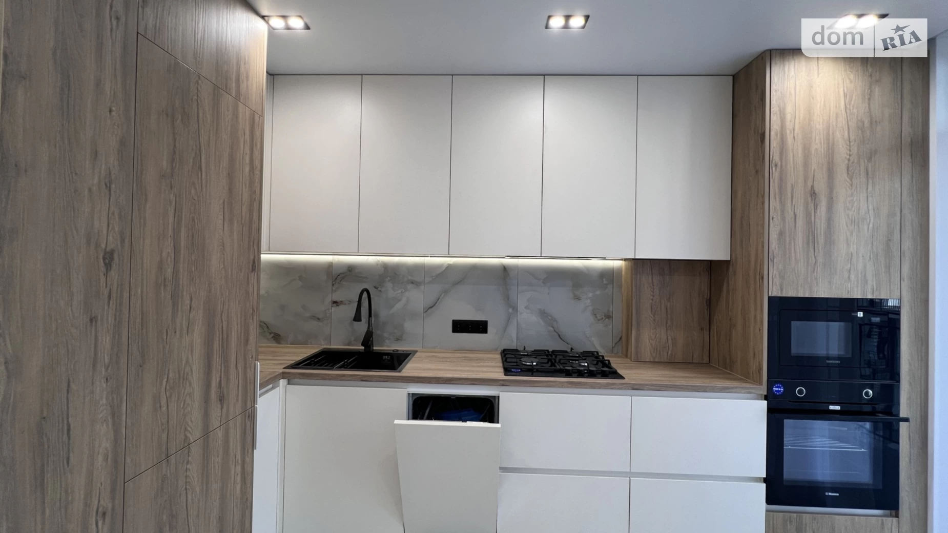 Продается 1-комнатная квартира 38 кв. м в Ивано-Франковске, цена: 74000 $ - фото 2