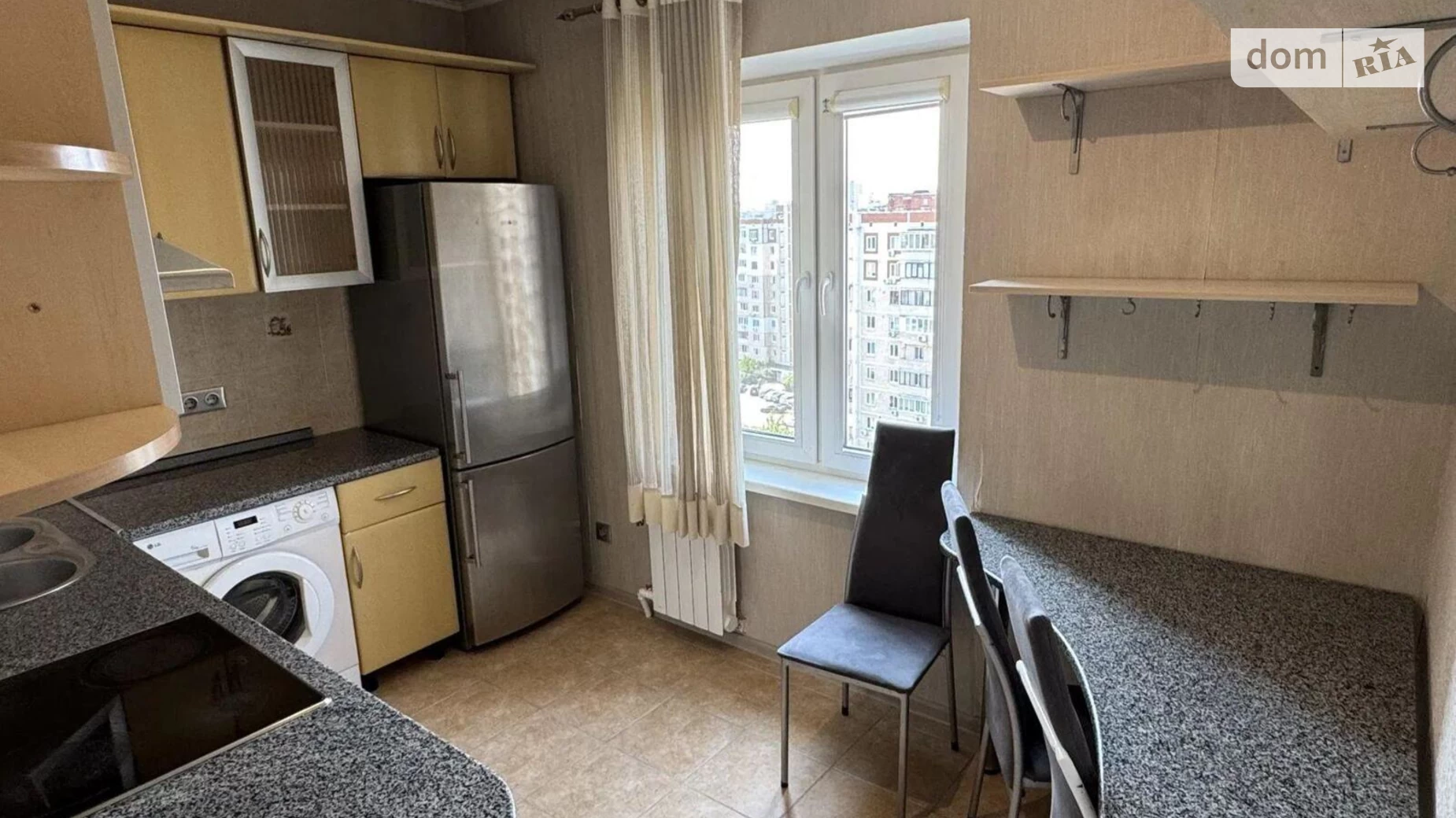 Продается 3-комнатная квартира 74 кв. м в Киеве, просп. Червоной Калины(Маяковского Владимира), 69 - фото 2