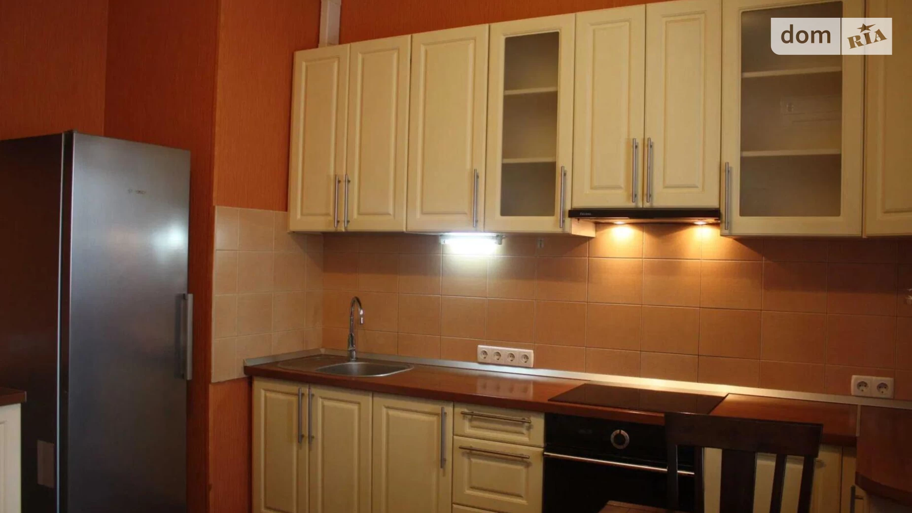 Продается 1-комнатная квартира 55 кв. м в Киеве, ул. Градинская, 1 - фото 2