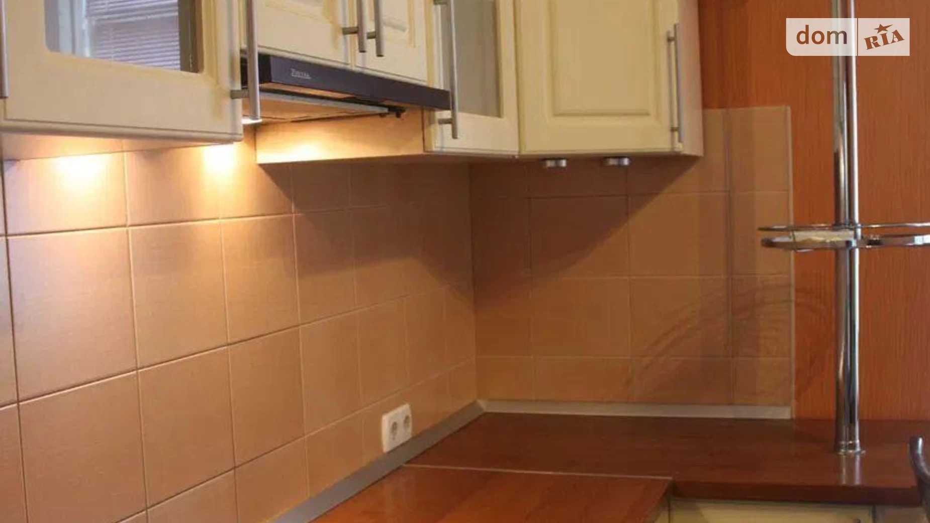 Продается 1-комнатная квартира 55 кв. м в Киеве, ул. Градинская, 1 - фото 3