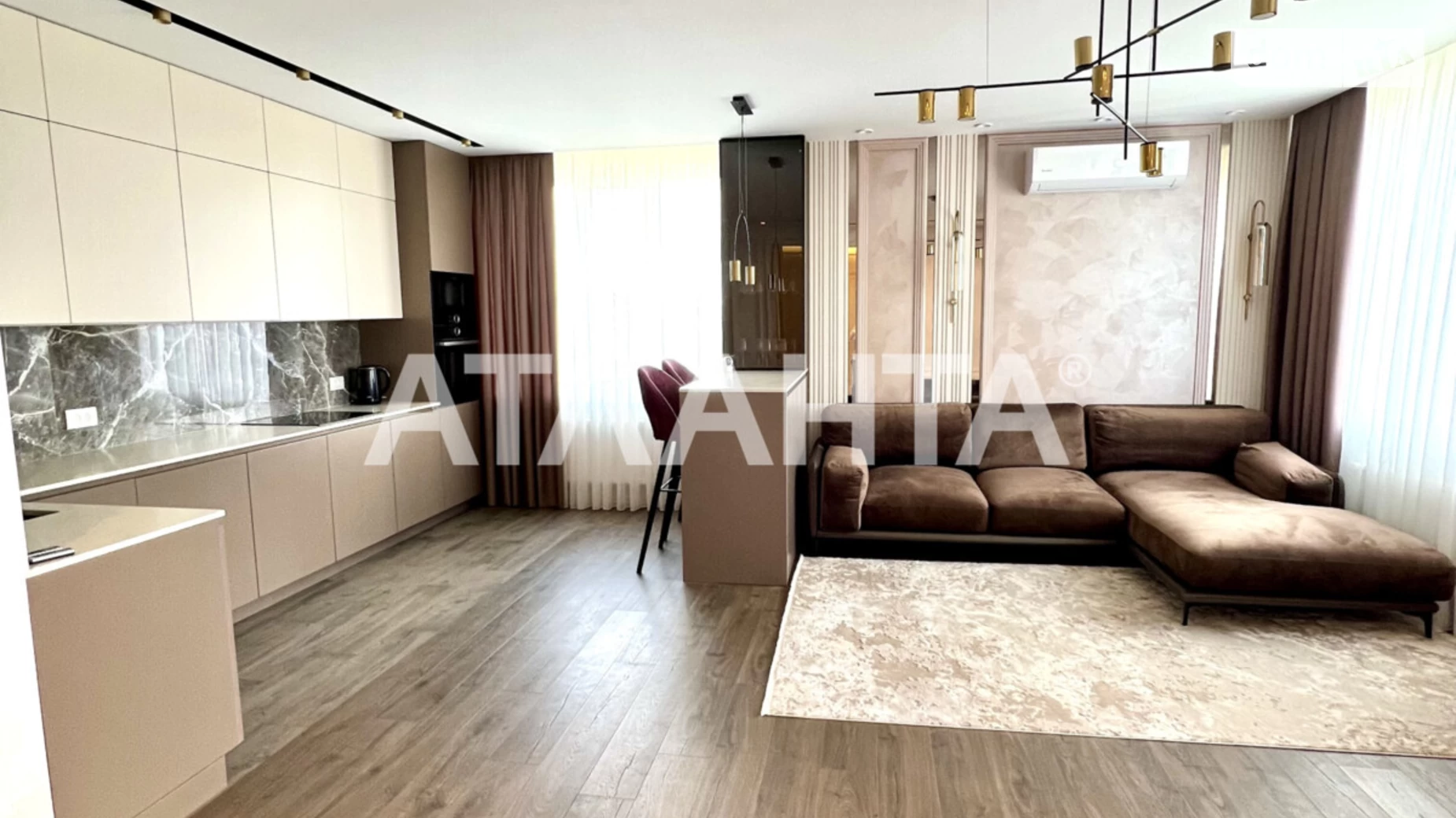 Продається 3-кімнатна квартира 103 кв. м у Одесі, просп. Гагаріна, 19Б - фото 2