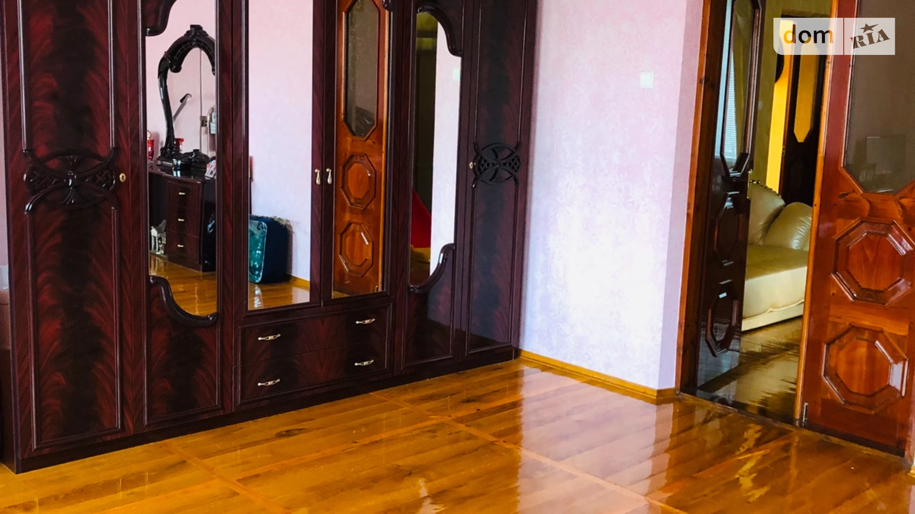 Продается дом на 2 этажа 329 кв. м с бассейном, цена: 120000 $ - фото 4