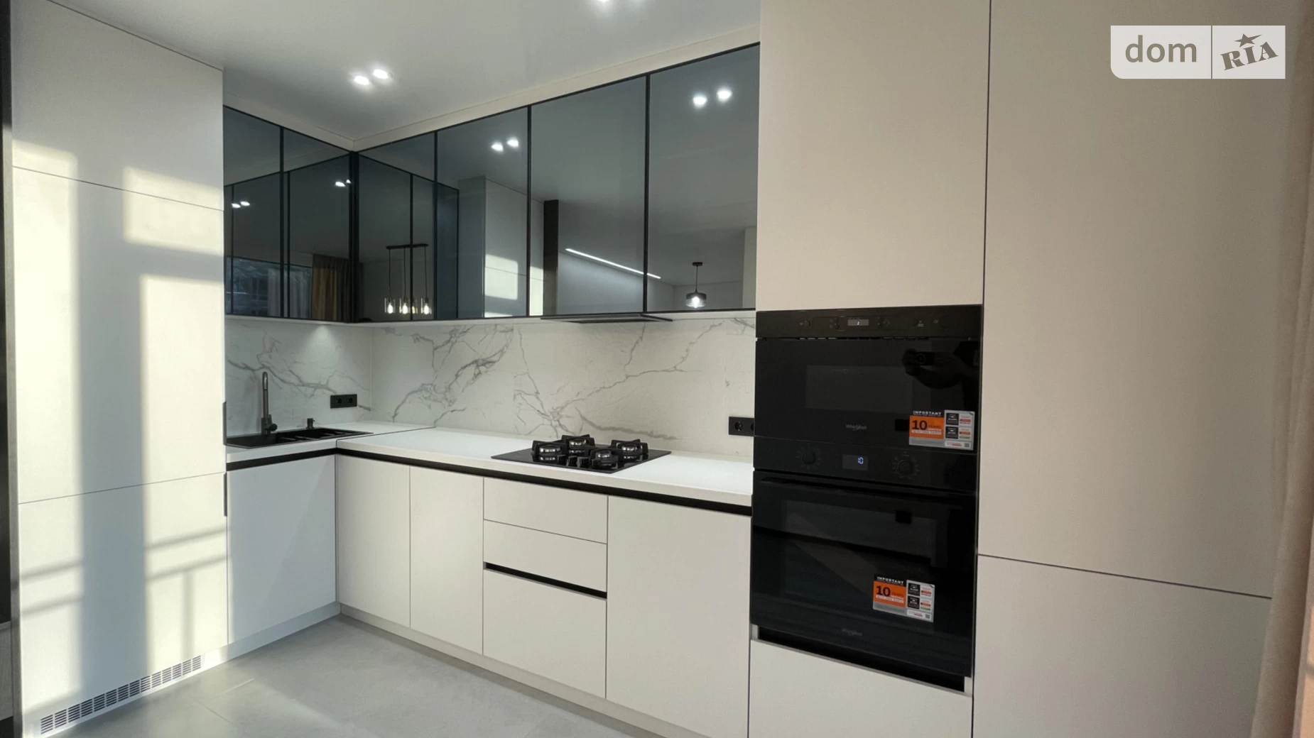 Продается 1-комнатная квартира 43 кв. м в Ивано-Франковске, цена: 77500 $ - фото 2