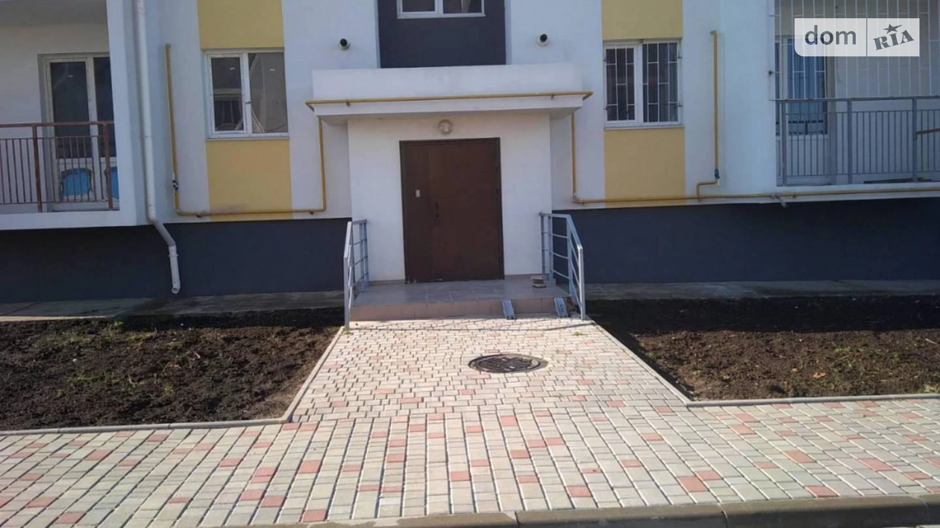 Продается 1-комнатная квартира 42 кв. м в Черноморске, Новоселов ул. - фото 4