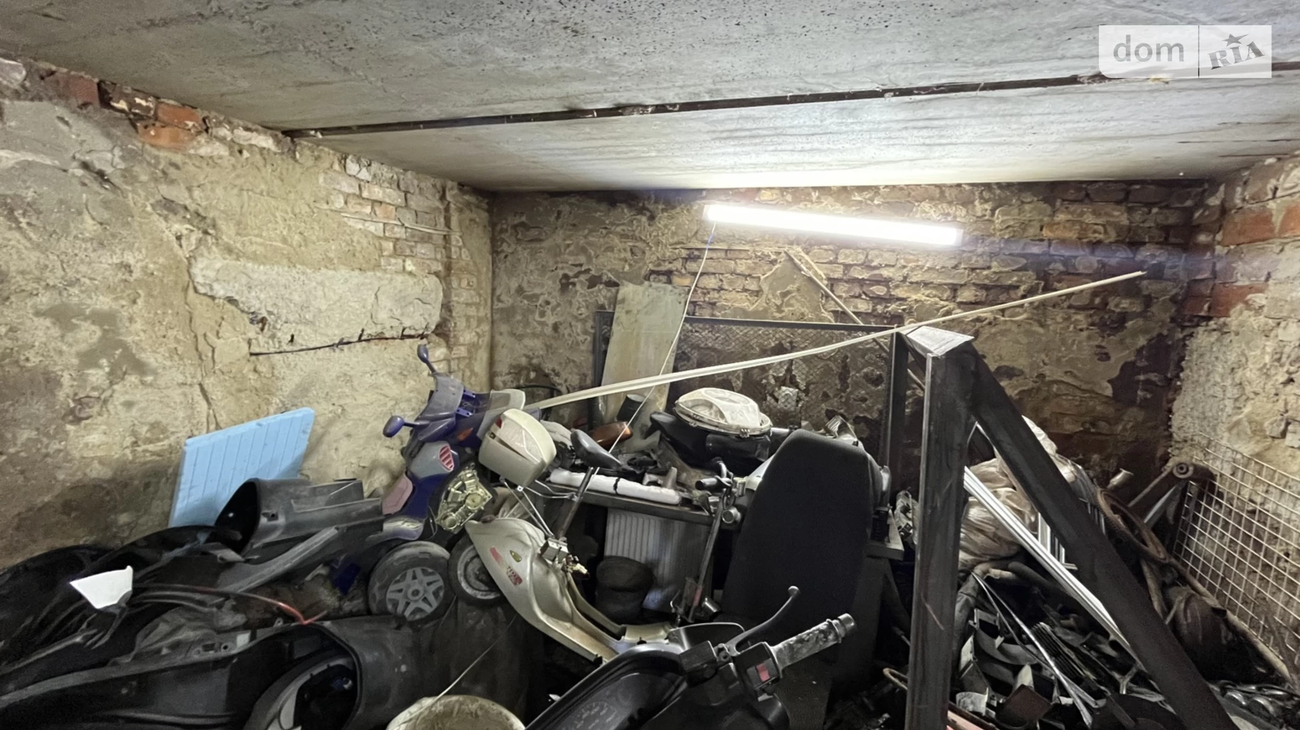 Продается отдельно стоящий гараж под легковое авто на 25 кв. м, цена: 5000 $ - фото 3