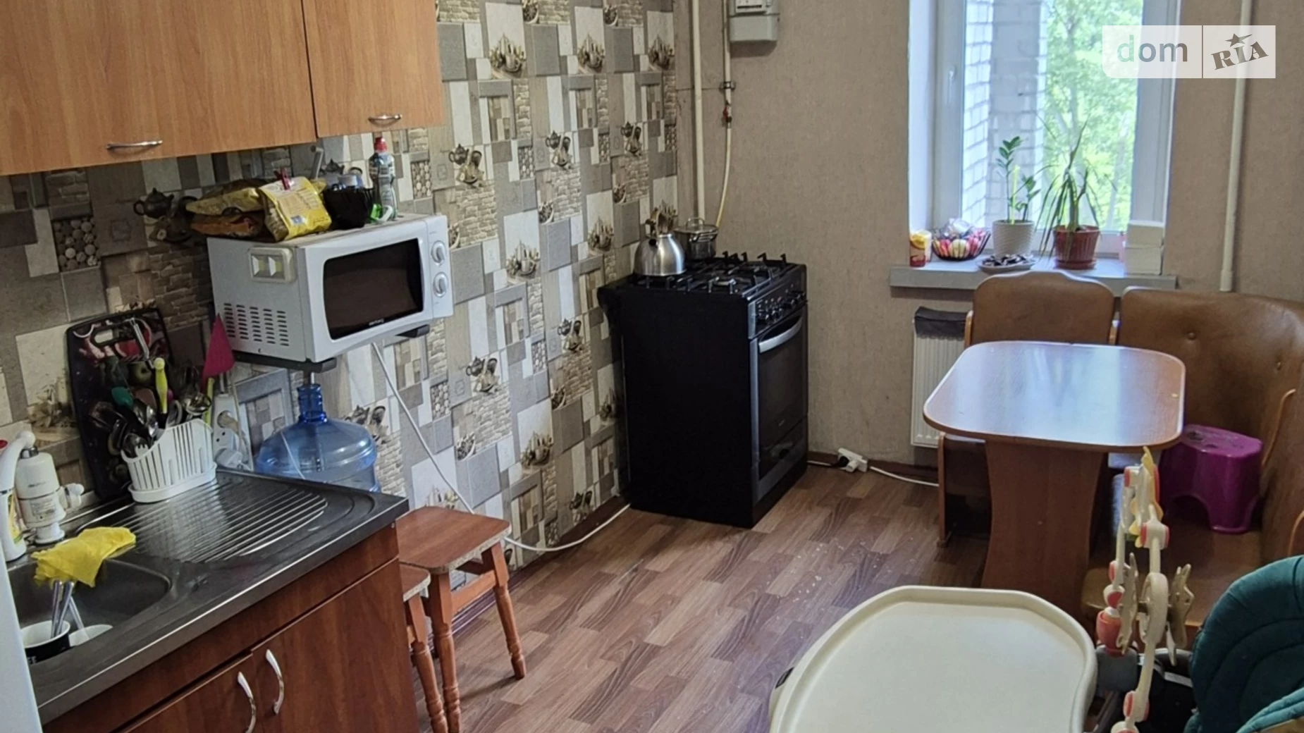 Продается 3-комнатная квартира 60 кв. м в Светловодске, ул. Конька, 27 - фото 2