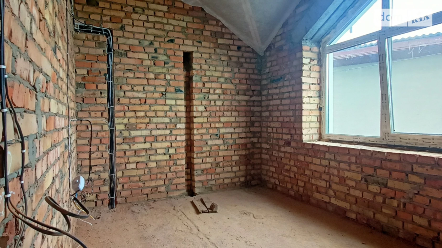 Продается дом на 2 этажа 125 кв. м с участком, цена: 135000 $ - фото 3