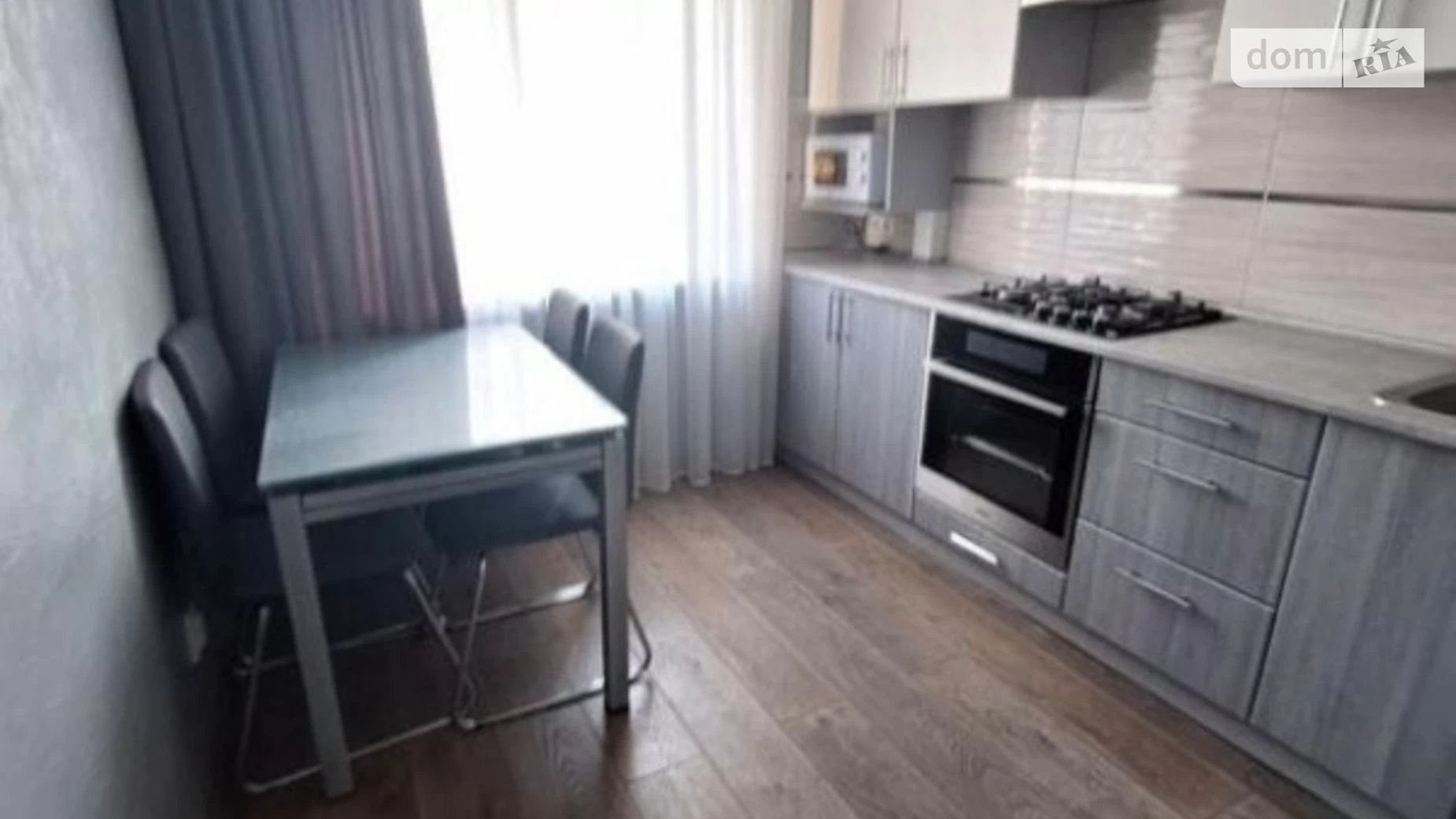 Продается 1-комнатная квартира 42 кв. м в Киеве, ул. Депутатская, 6 - фото 2