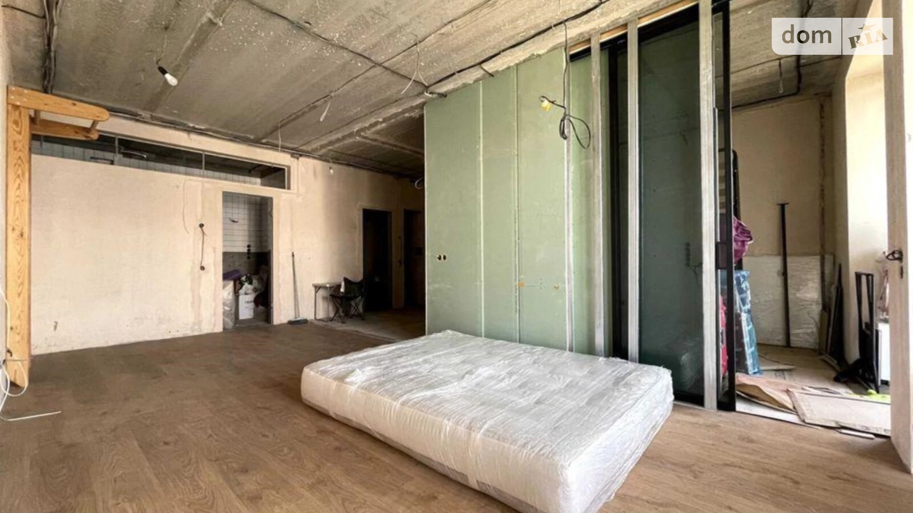 Продается 1-комнатная квартира 48 кв. м в Киеве, ул. Замковецкая, 86 - фото 3
