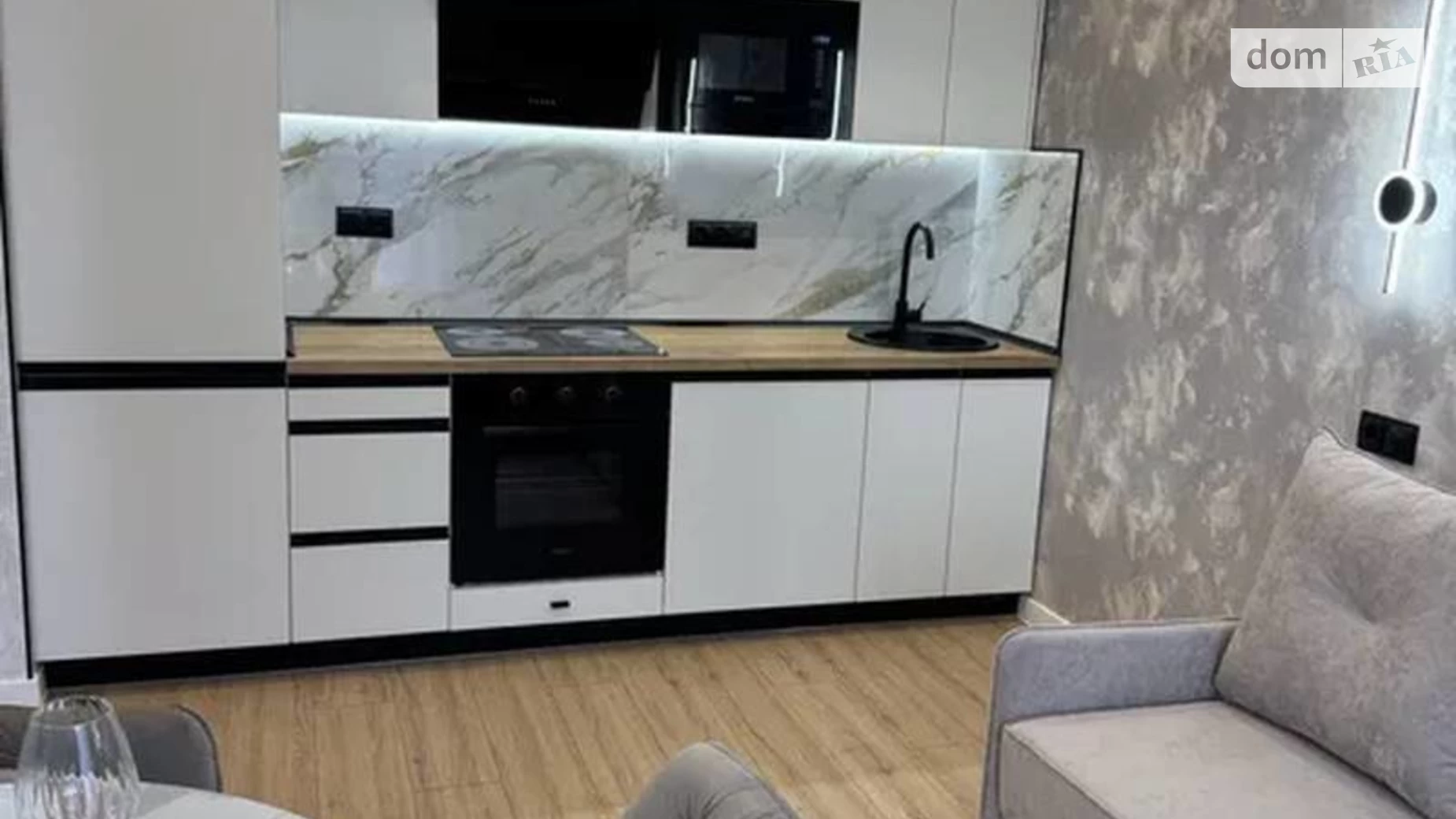 Продается 1-комнатная квартира 41 кв. м в Одессе, ул. Краснова, 1Б - фото 2