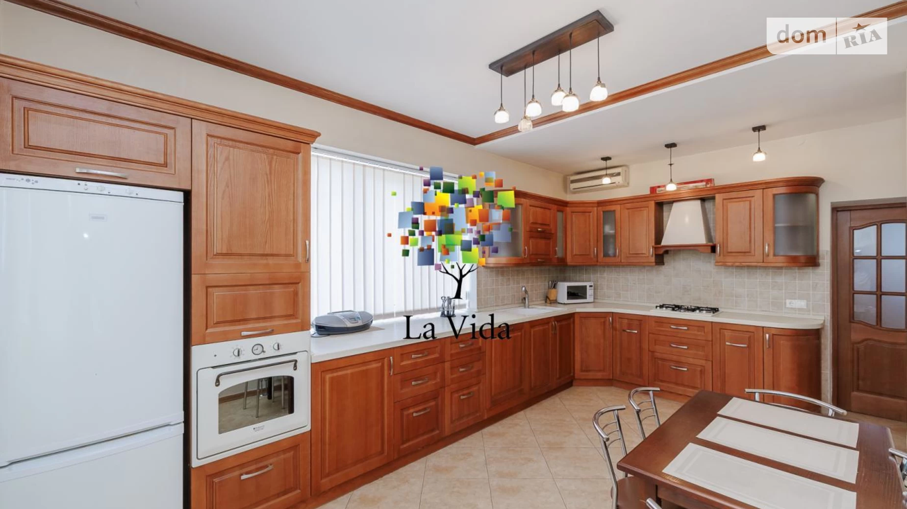 Продается дом на 3 этажа 664 кв. м с гаражом, цена: 950000 $ - фото 5