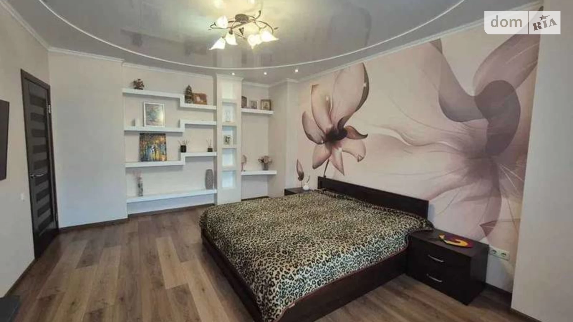 Продается 2-комнатная квартира 73 кв. м в Лиманке, мас. Радужный - фото 2